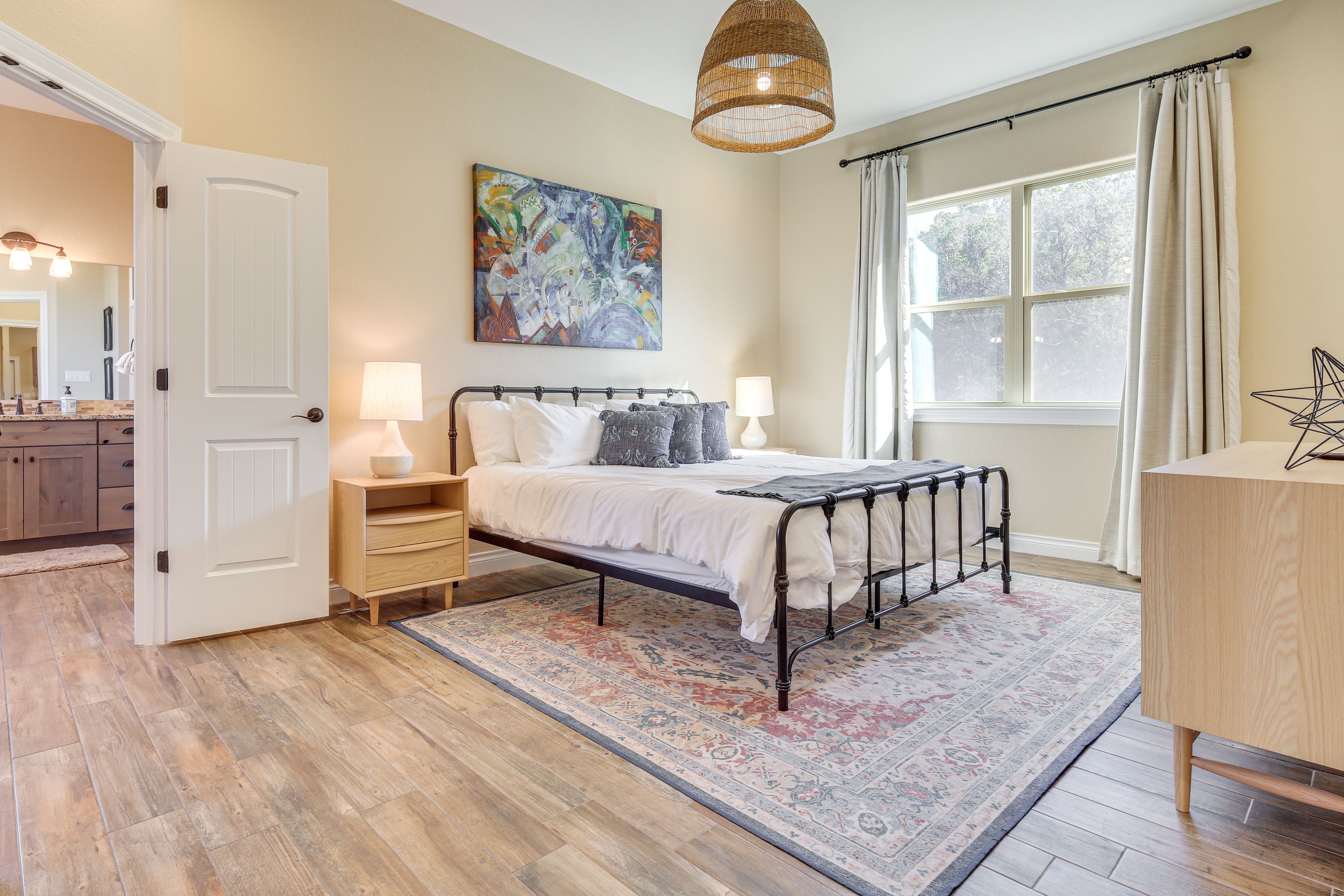 Bedroom 3 (Suite) | King Bed | Smart TV | 1st Floor