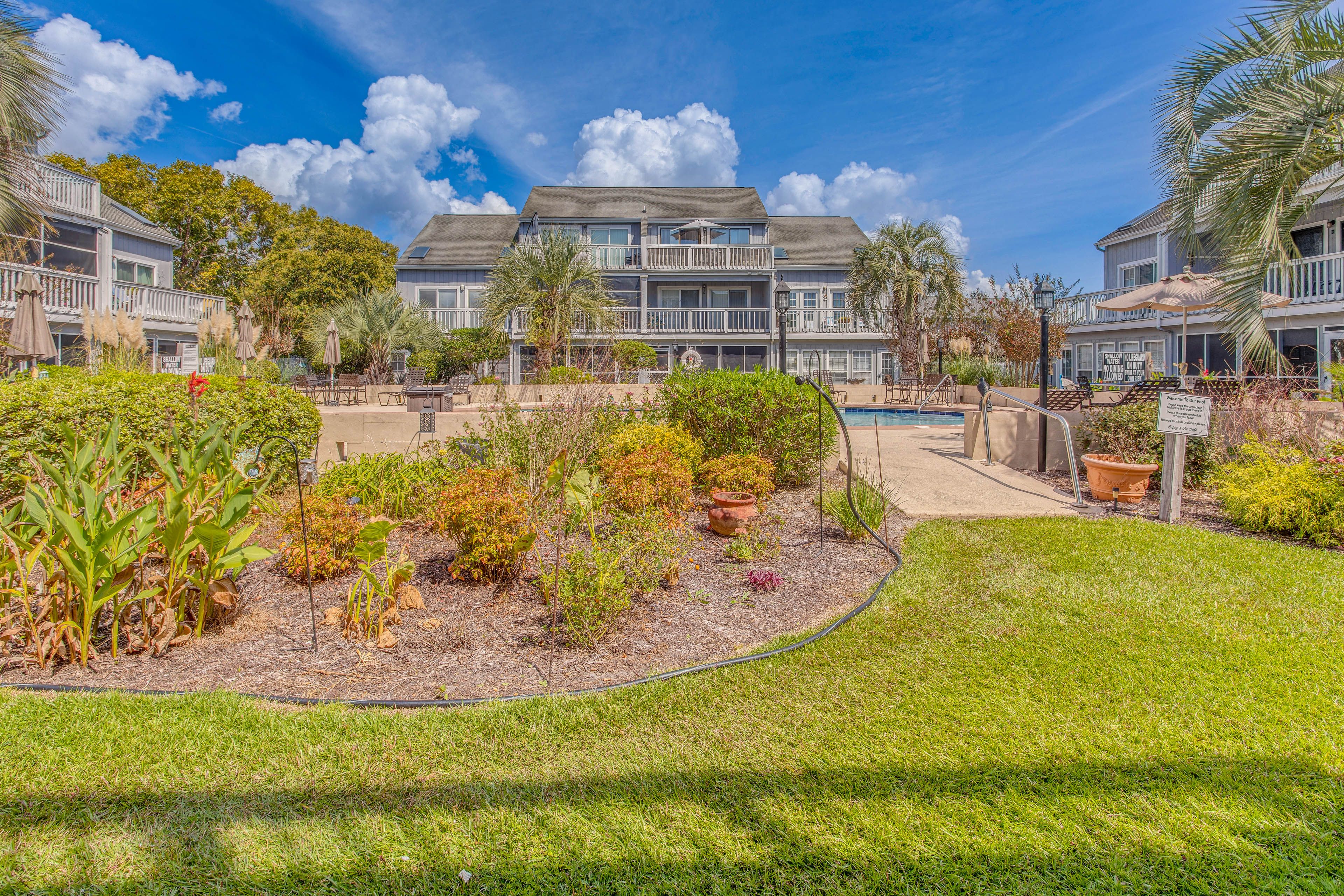 Golf Colony Resort | Community Amenities