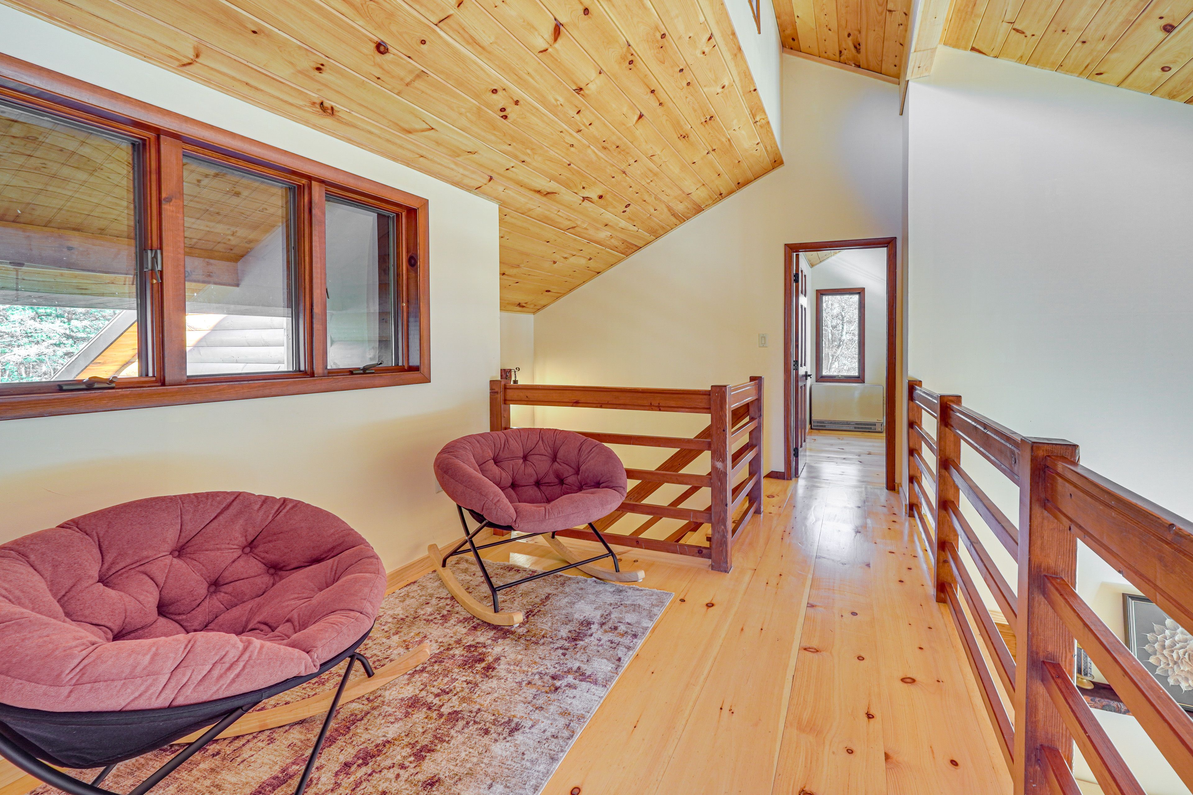 Loft Sitting Area | 2nd Floor