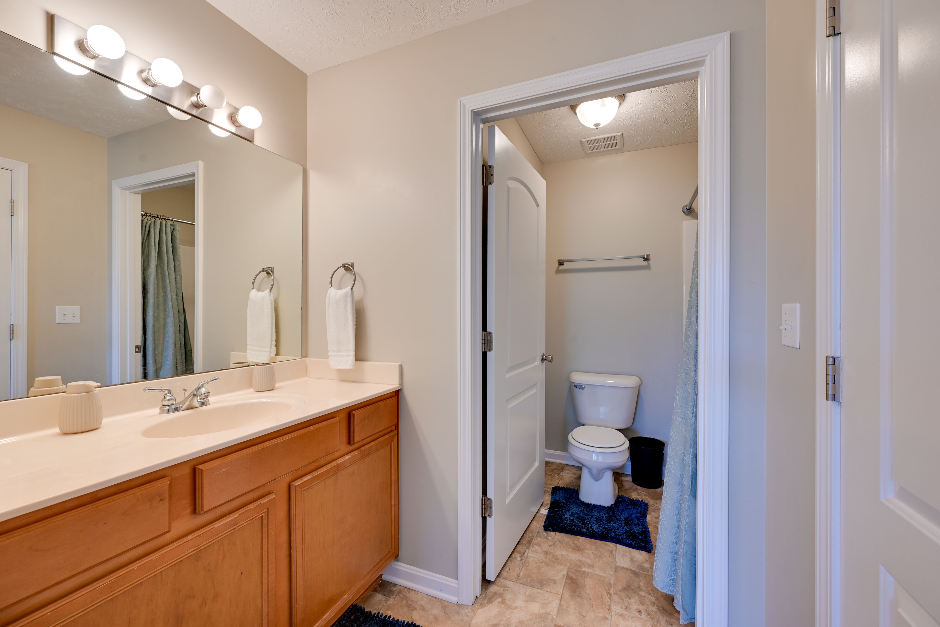 En-Suite Bathroom | Towels Provided