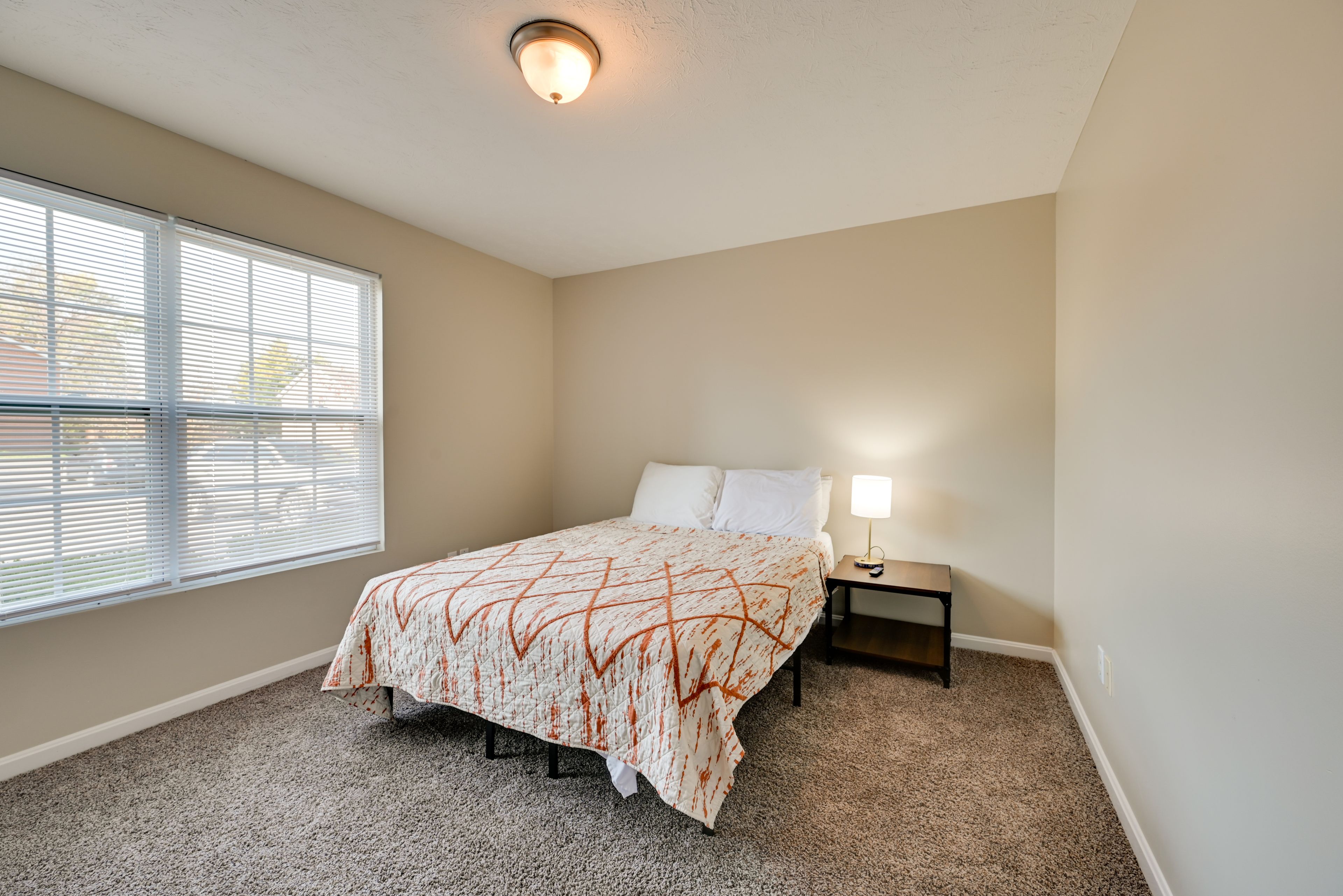 Bedroom 2 | Queen Bed | Smart TV