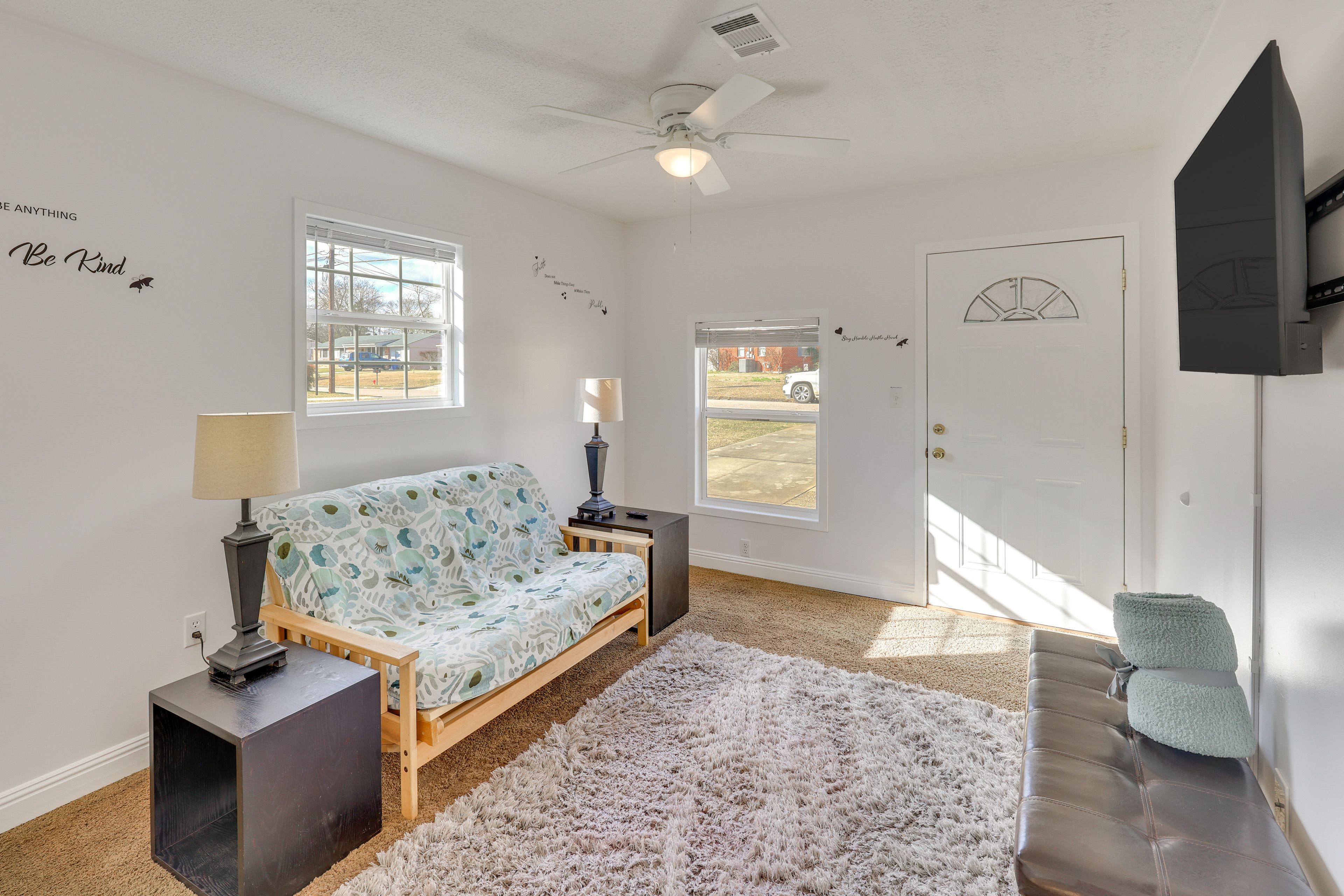 Living Room | Full Futon | Free WiFi | Central A/C & Heating