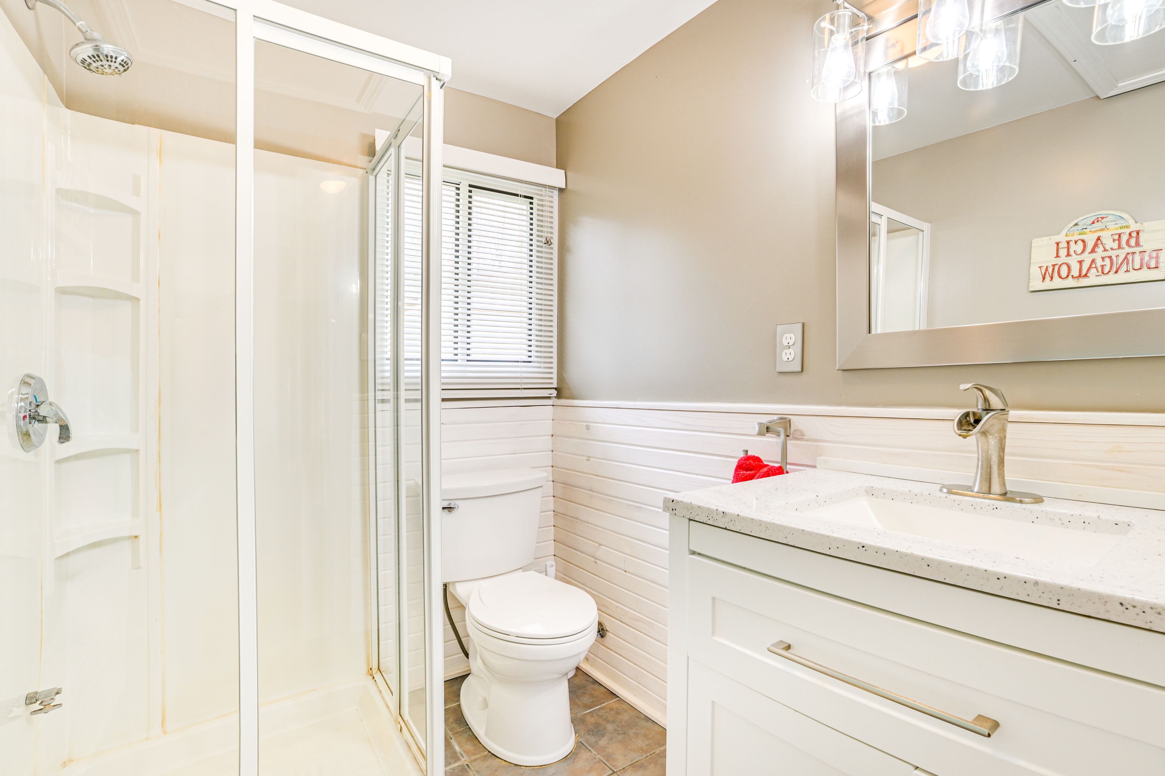 Full Bathroom | Towels Provided