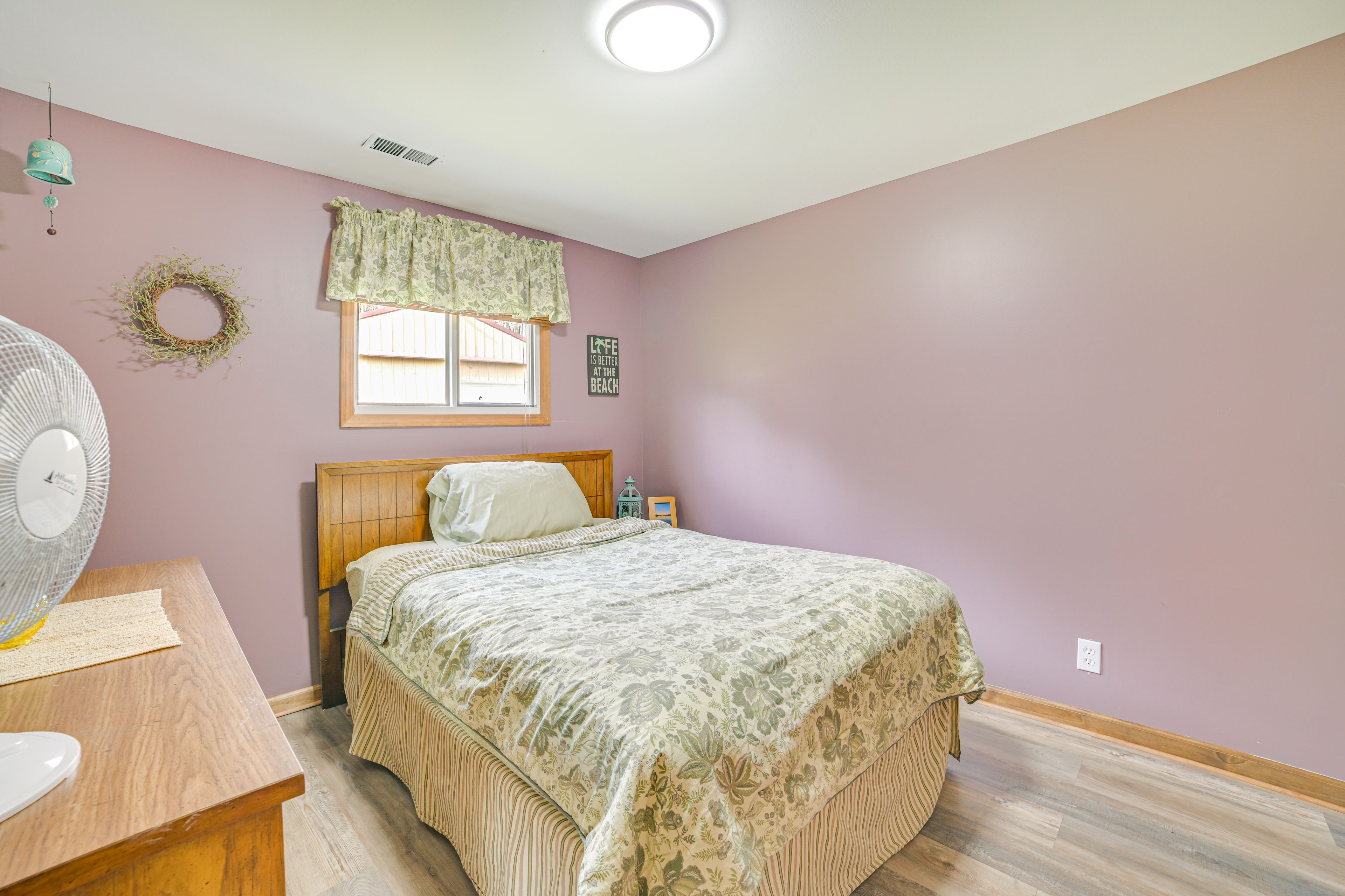 Bedroom 1 | Queen Bed | Linens Provided