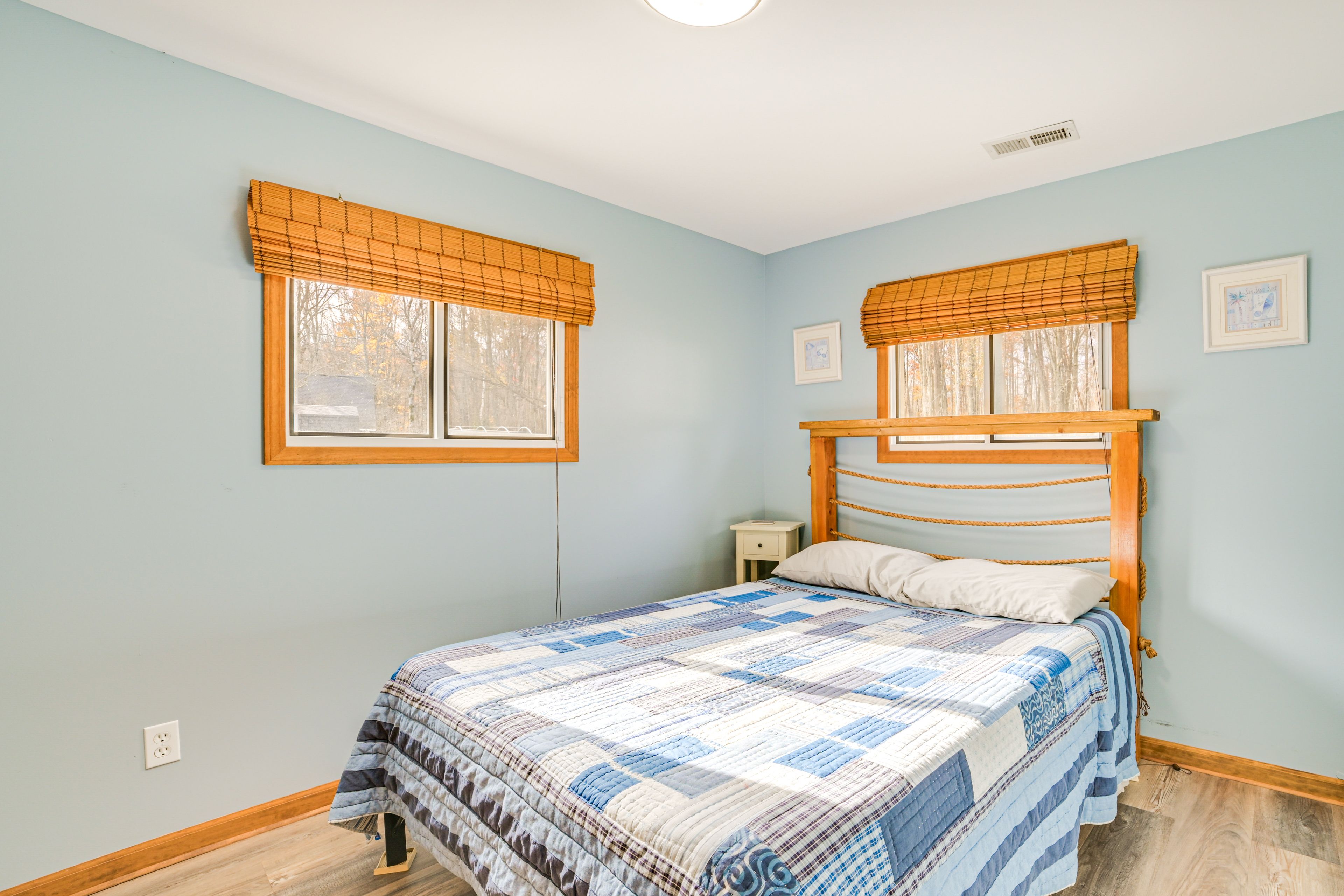 Bedroom 3 | Queen Bed