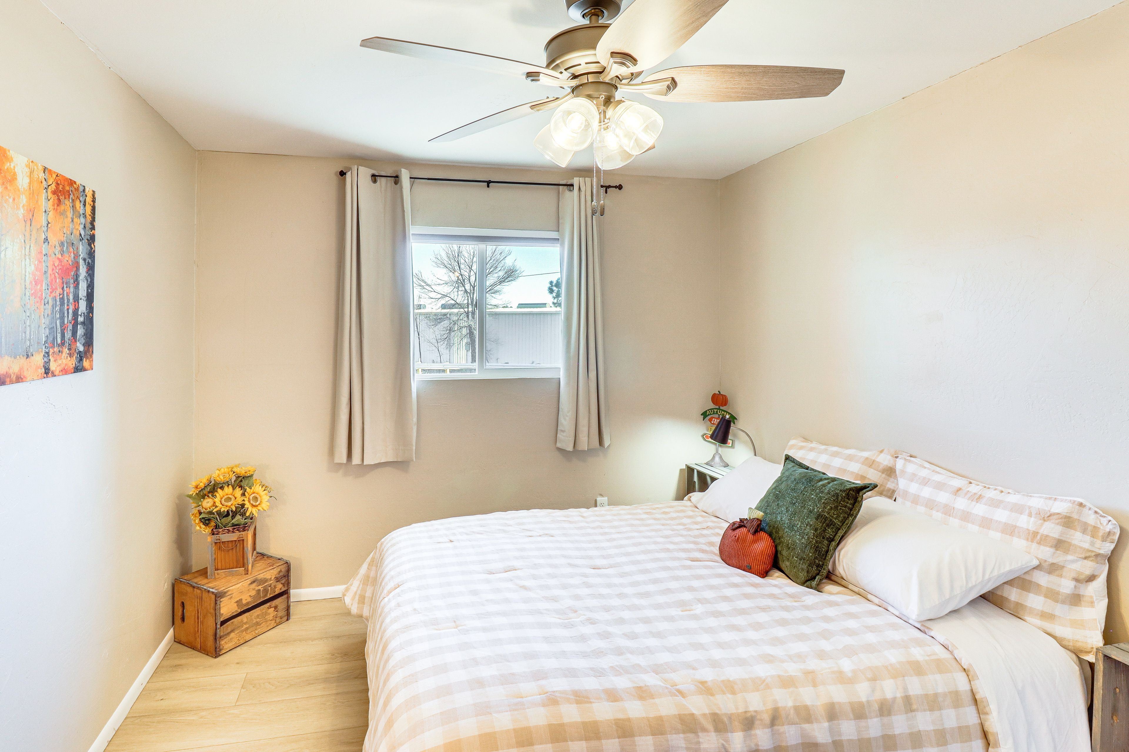 Bedroom 2 | Queen Bed