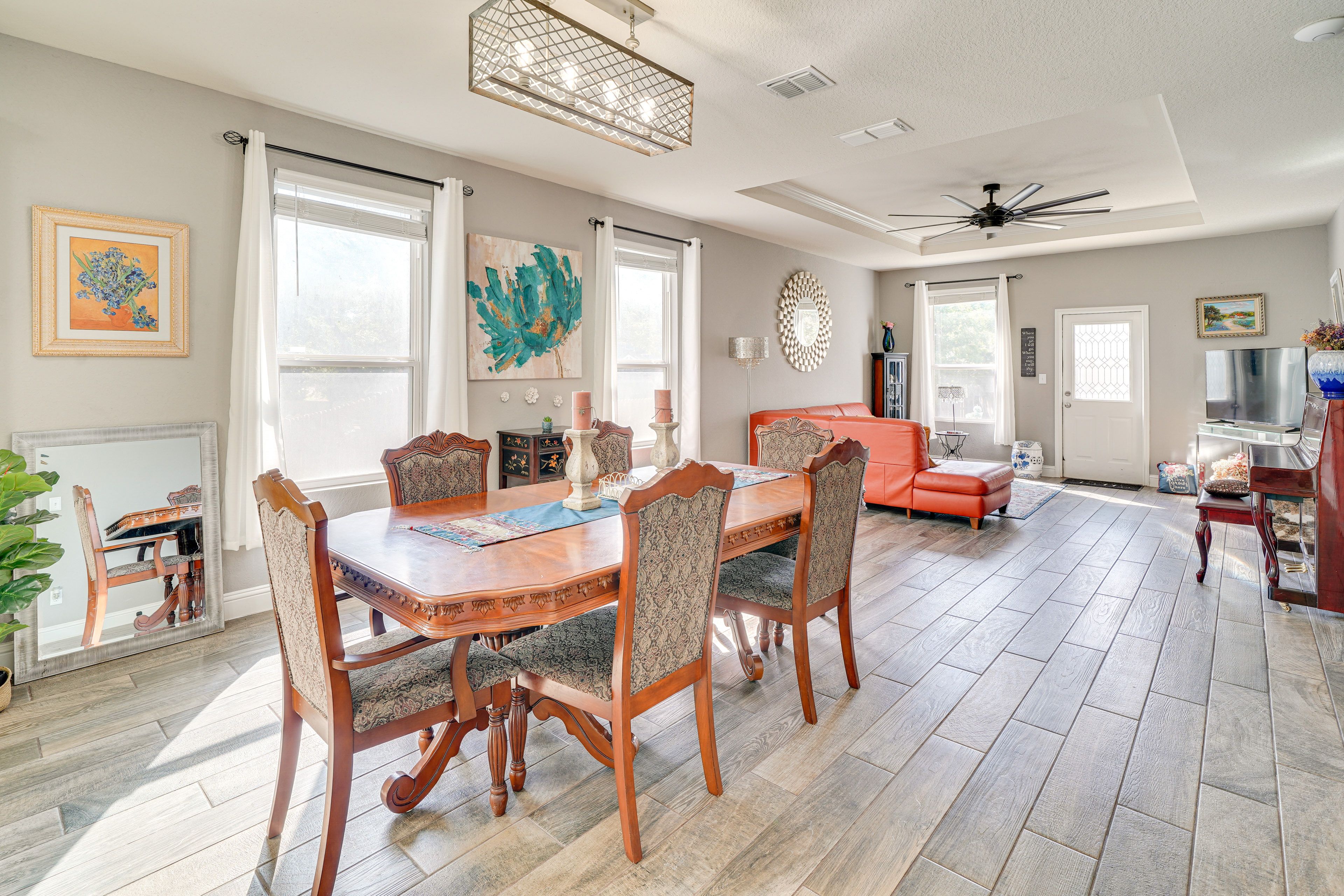 Dining Area | Open Floor Plan