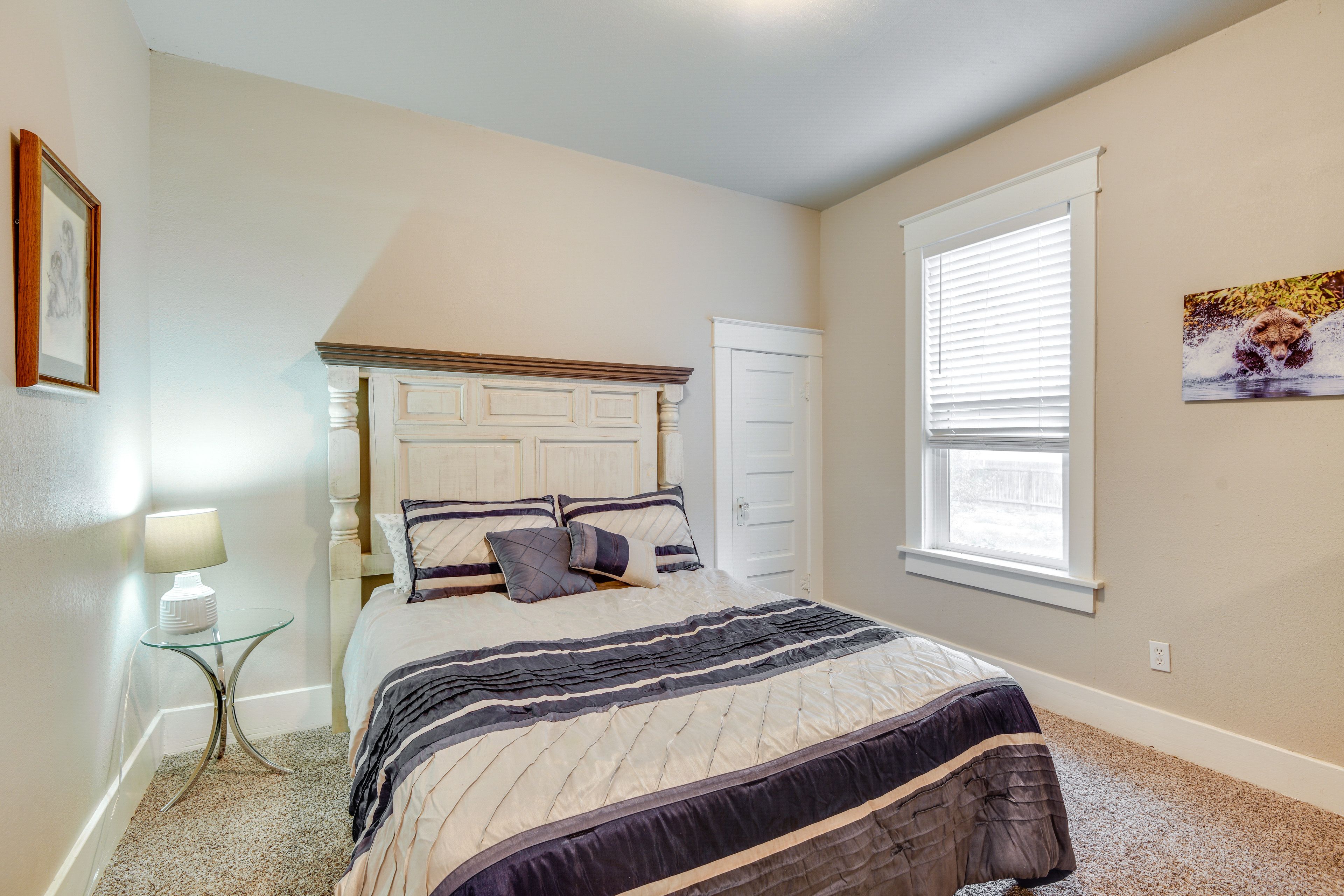 Bedroom 2 | Queen Bed