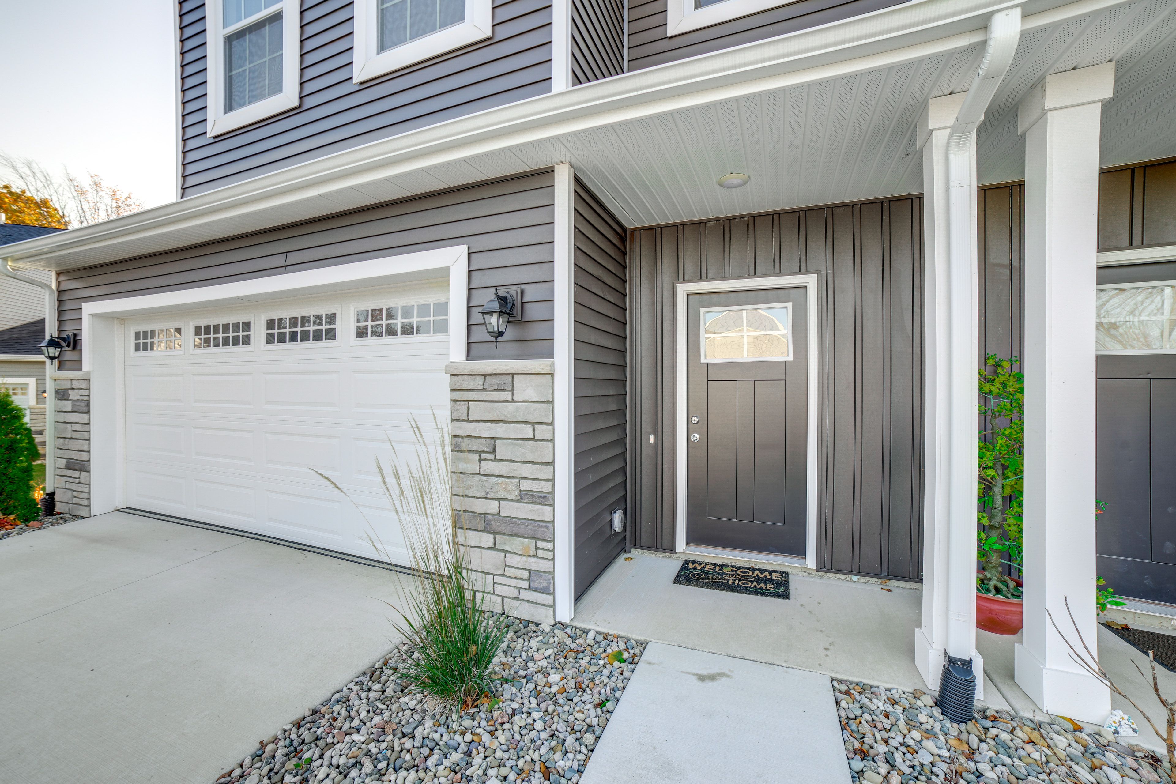 Front Entrance | Keyless Entry