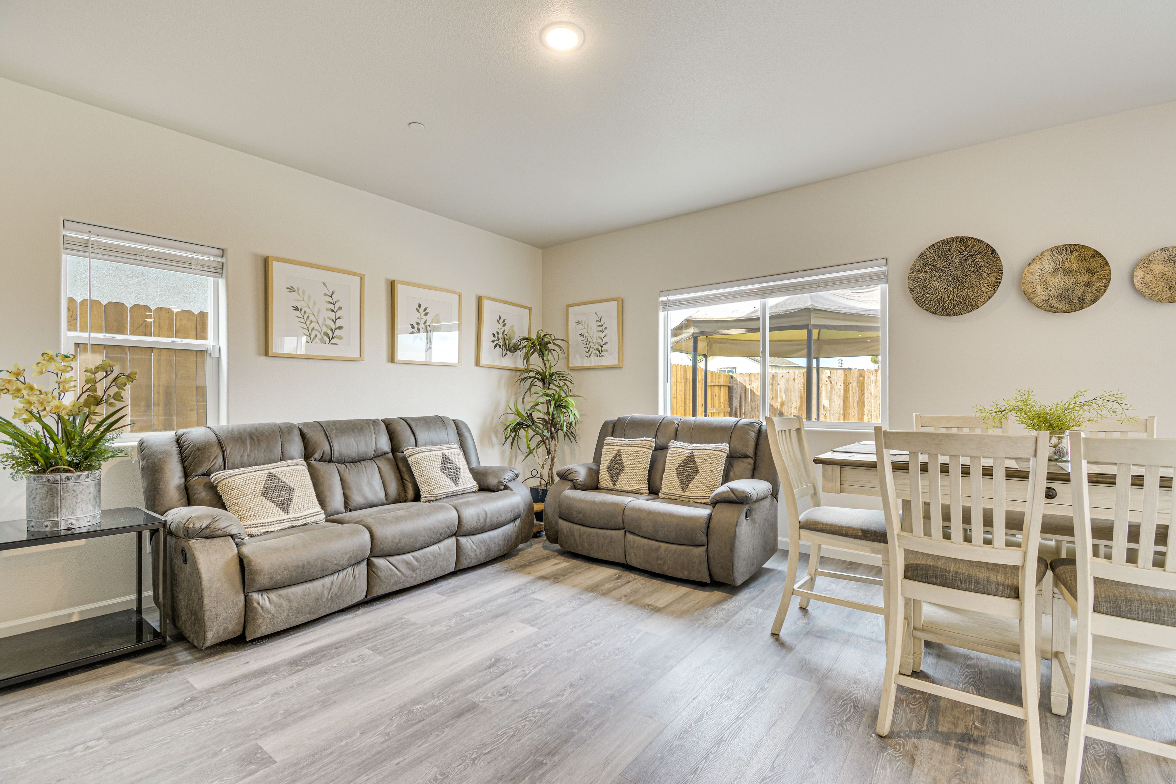 Living Room | Smart TV | 1st Floor