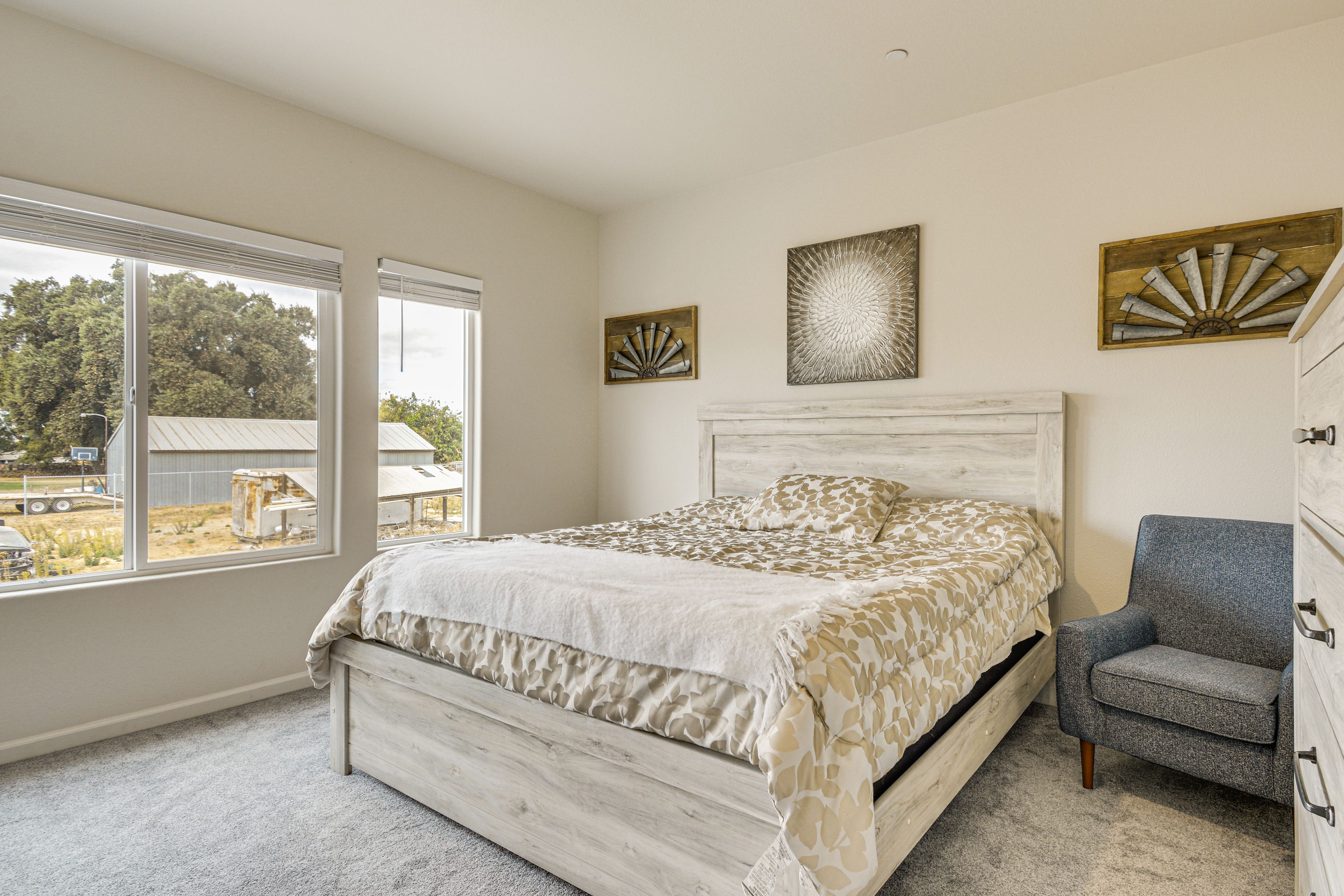 Bedroom 1 | King Bed | Smart TV | En-Suite Bathroom | 2nd Floor