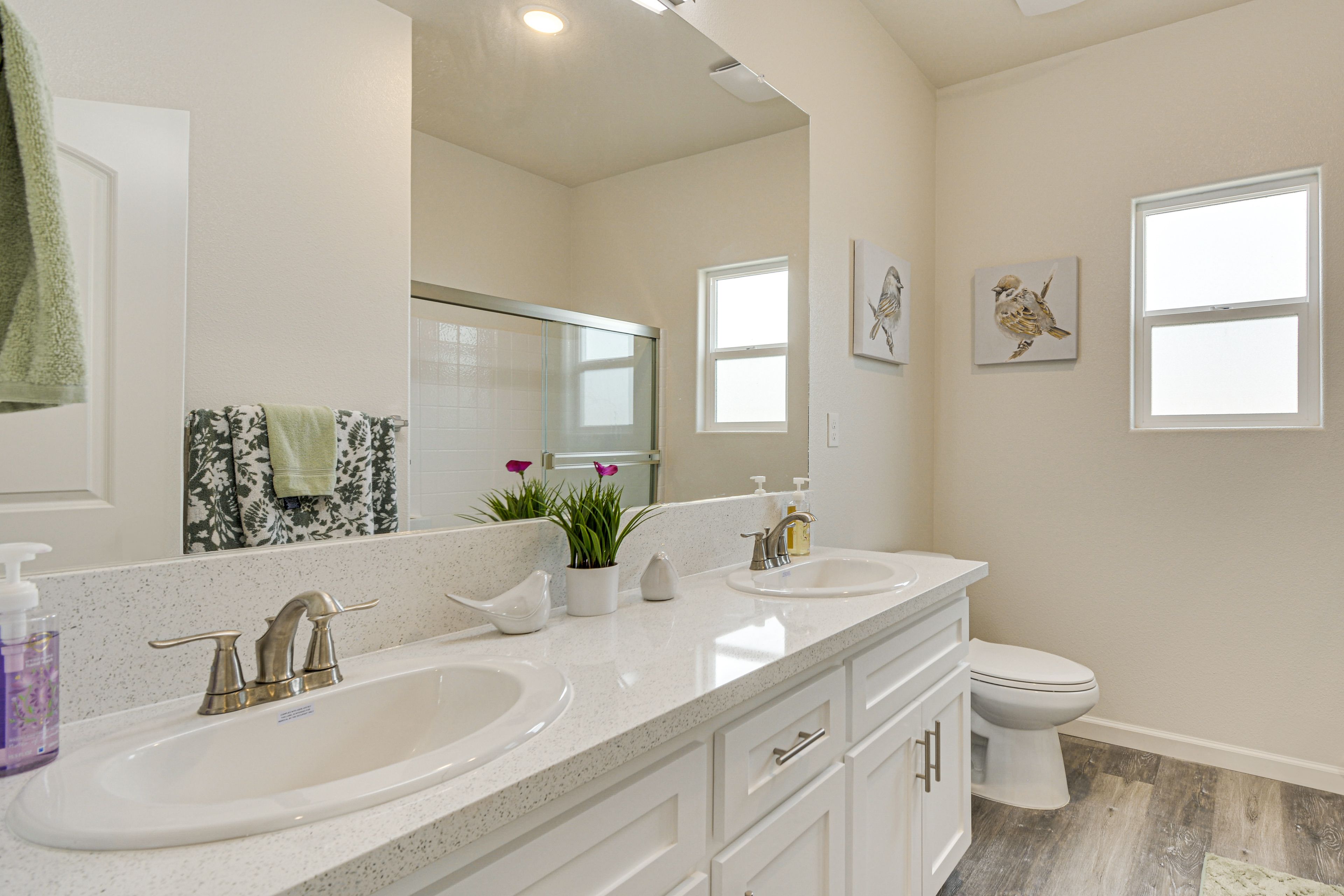 Full Bathroom | 2nd Floor