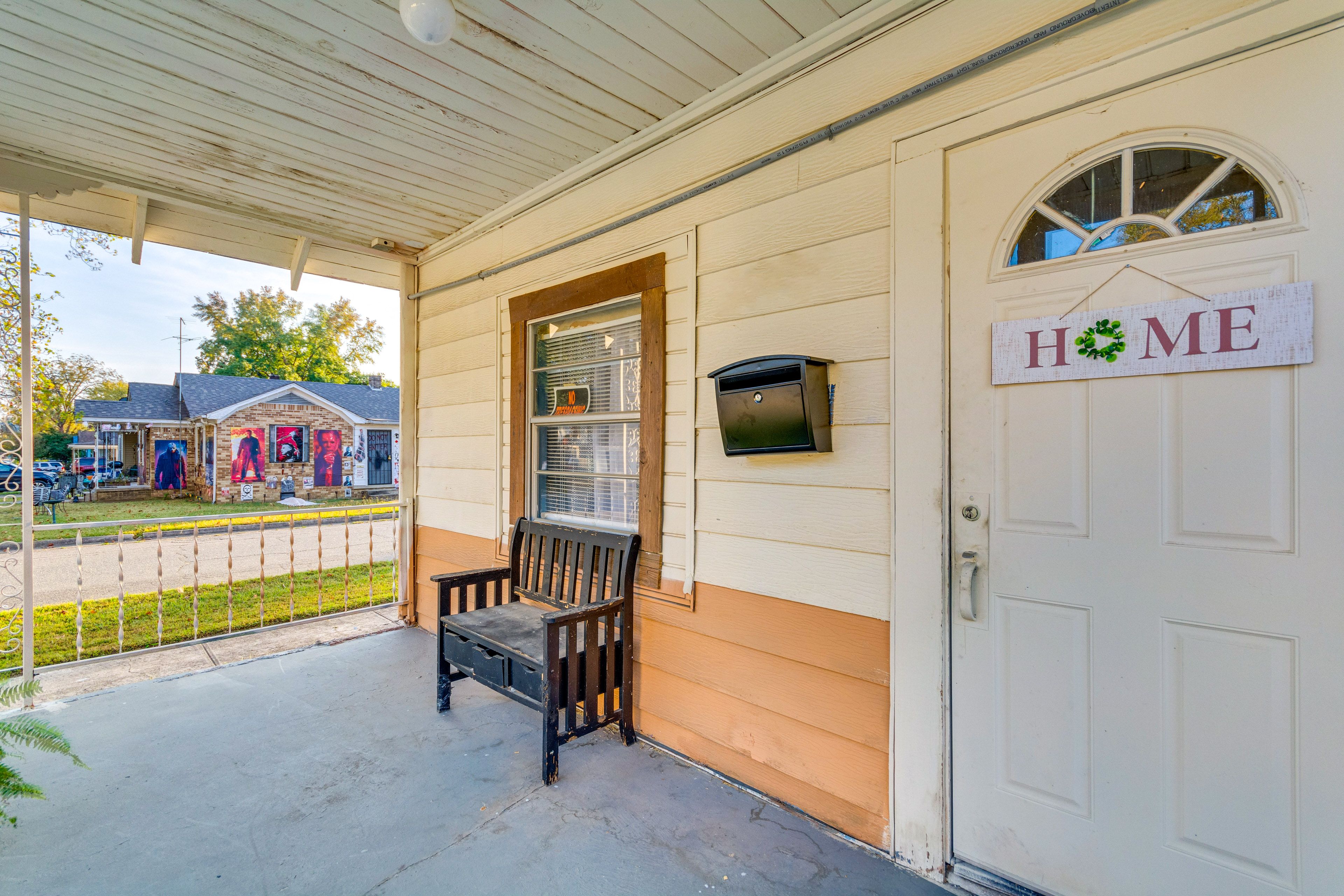 Covered Porch | Bench
