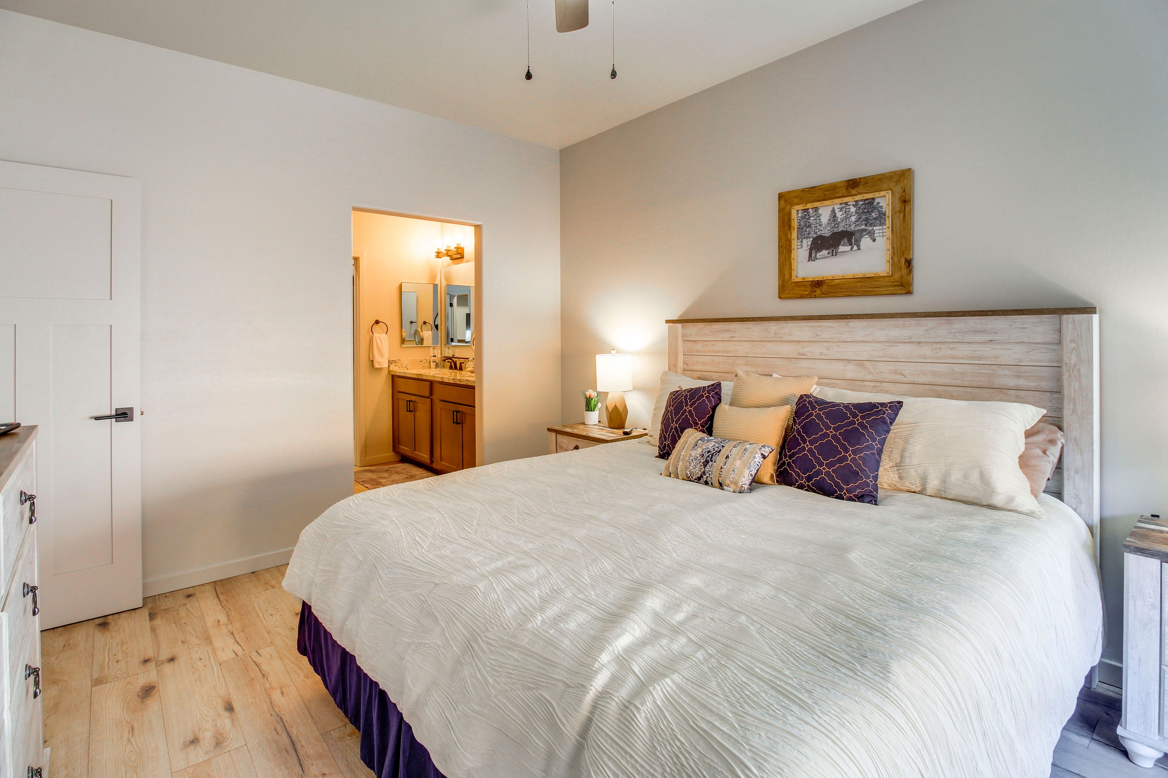 Bedroom 1 | King Bed | En-Suite Bathroom