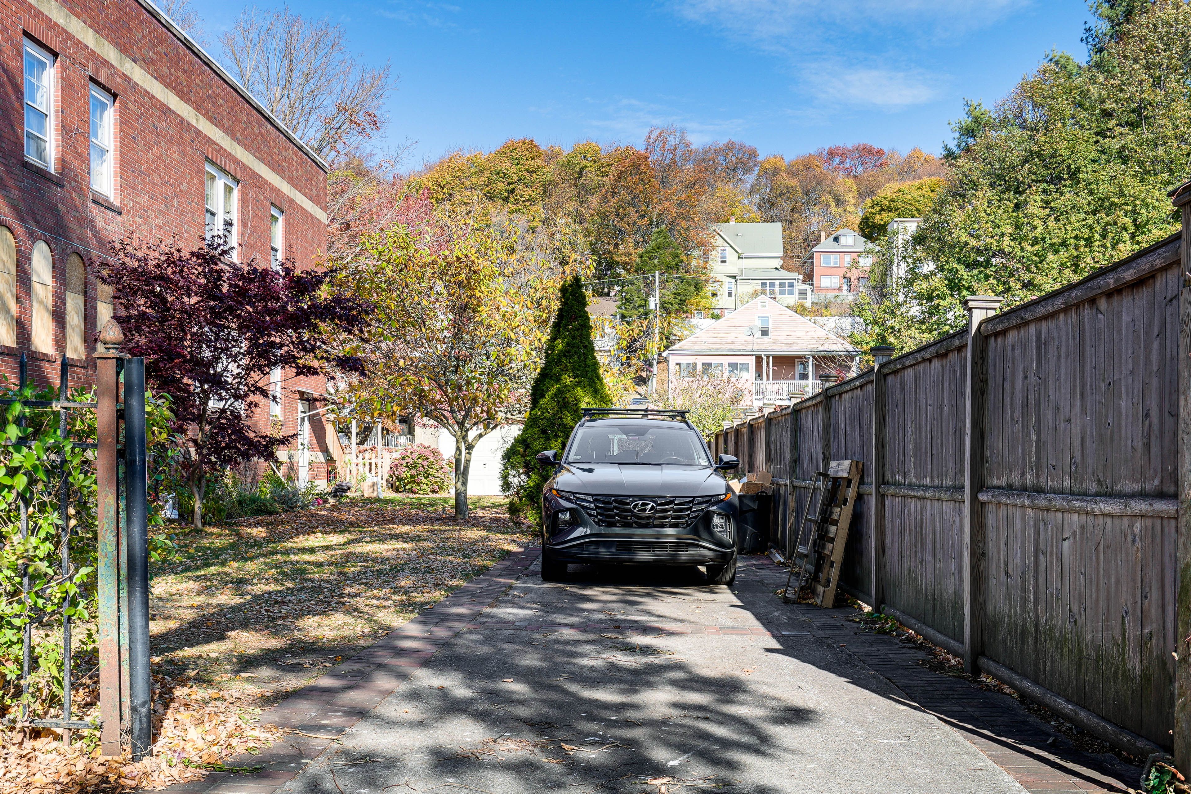 Parking | Shared Driveway (1 Vehicle)