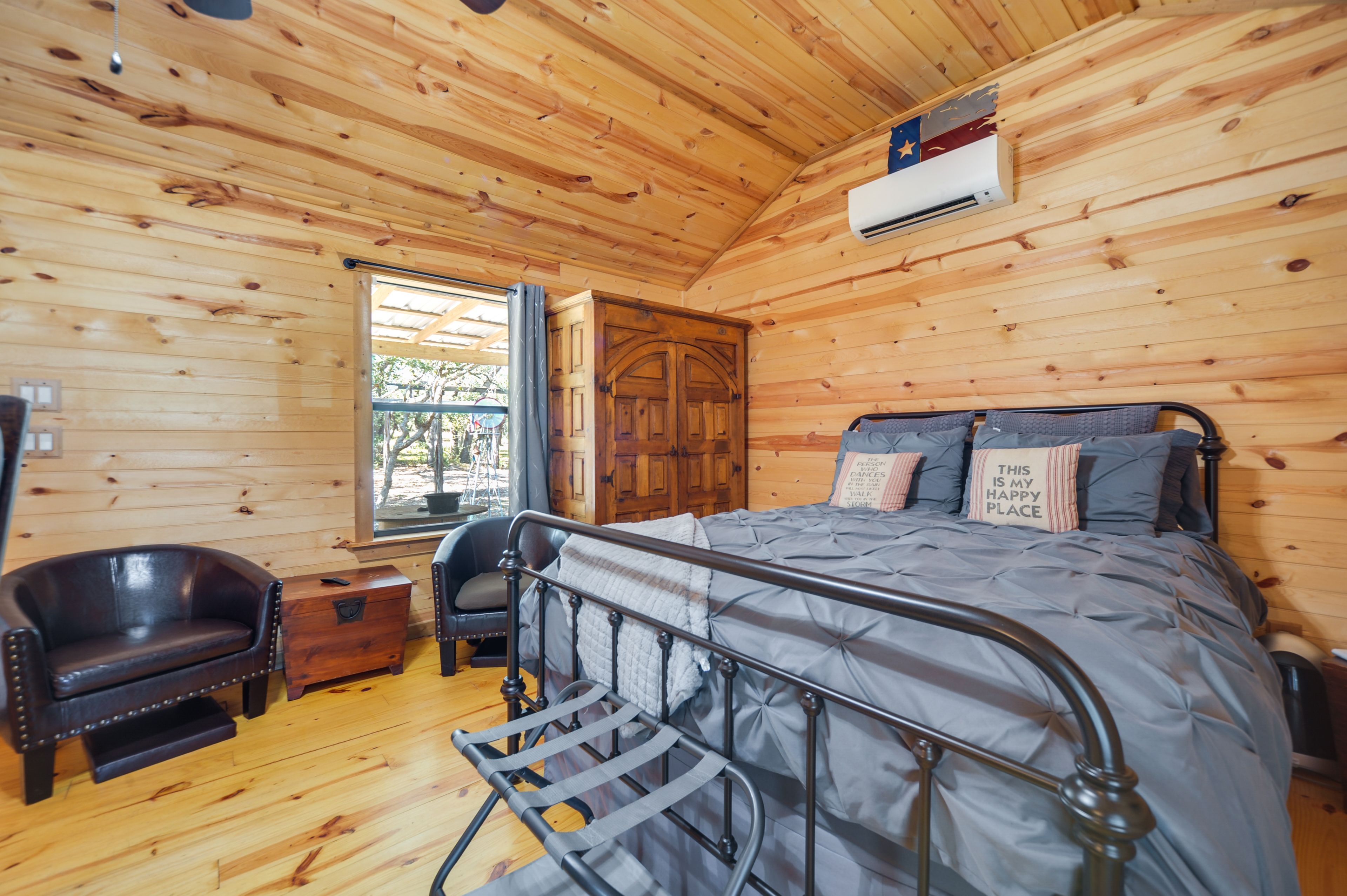 Studio | Queen Bed | Central A/C & Heating | No WiFi