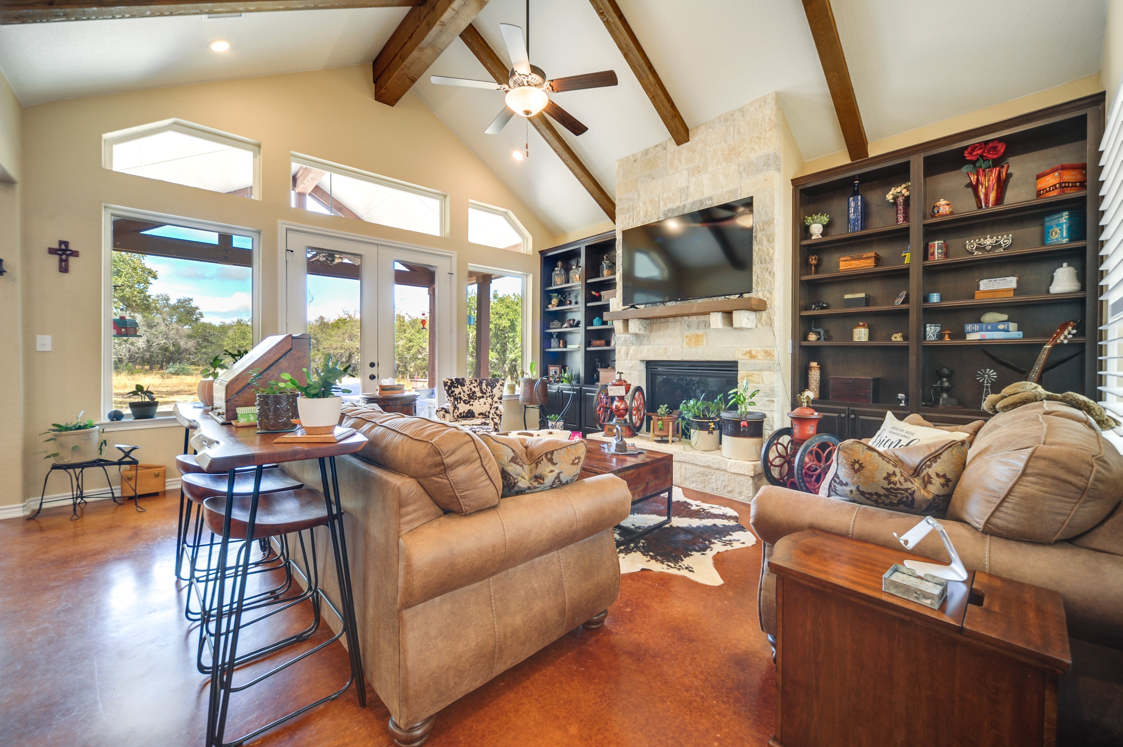 Living Room | Smart TV