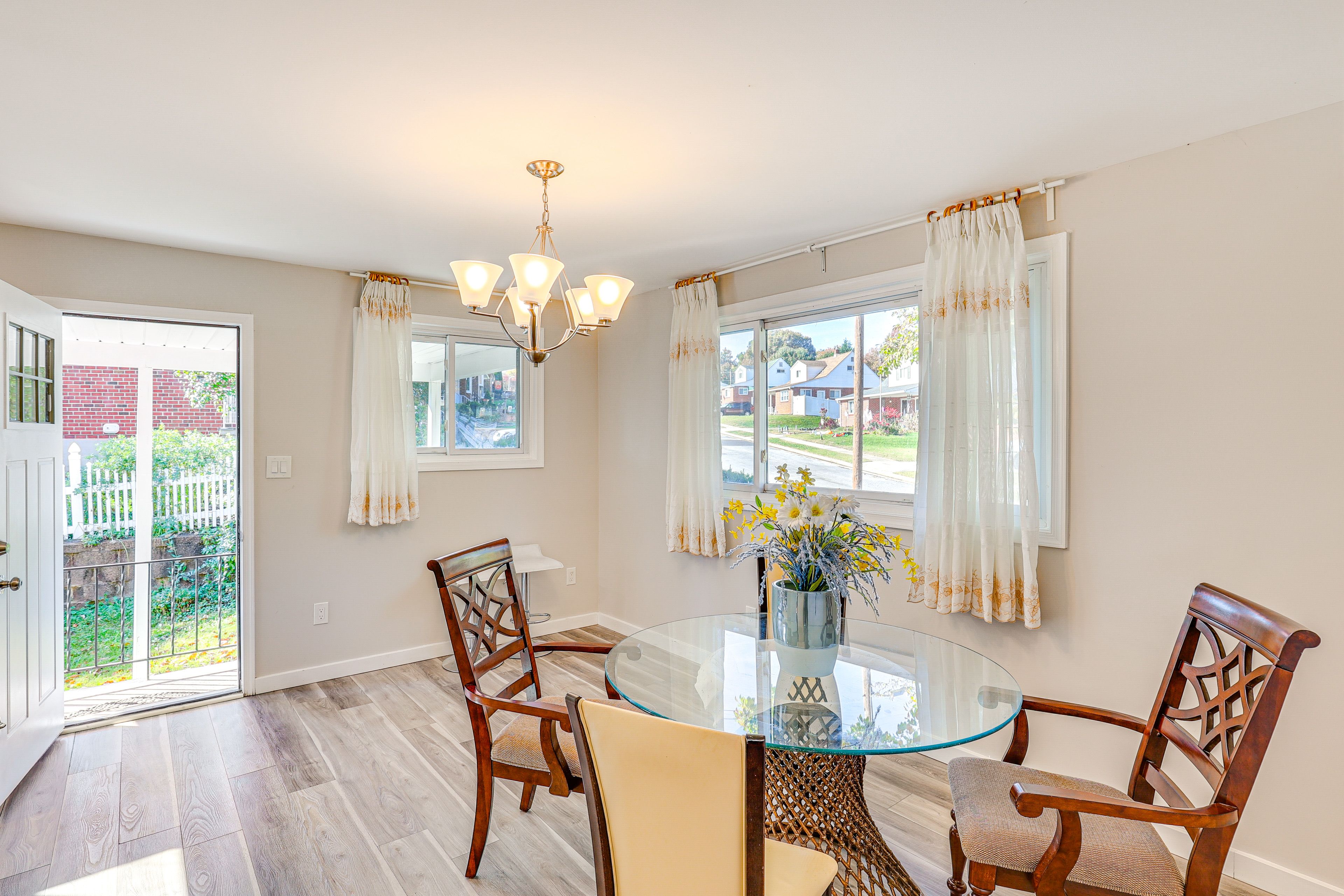 Dining Area | Main Level | Dishware & Flatware Provided