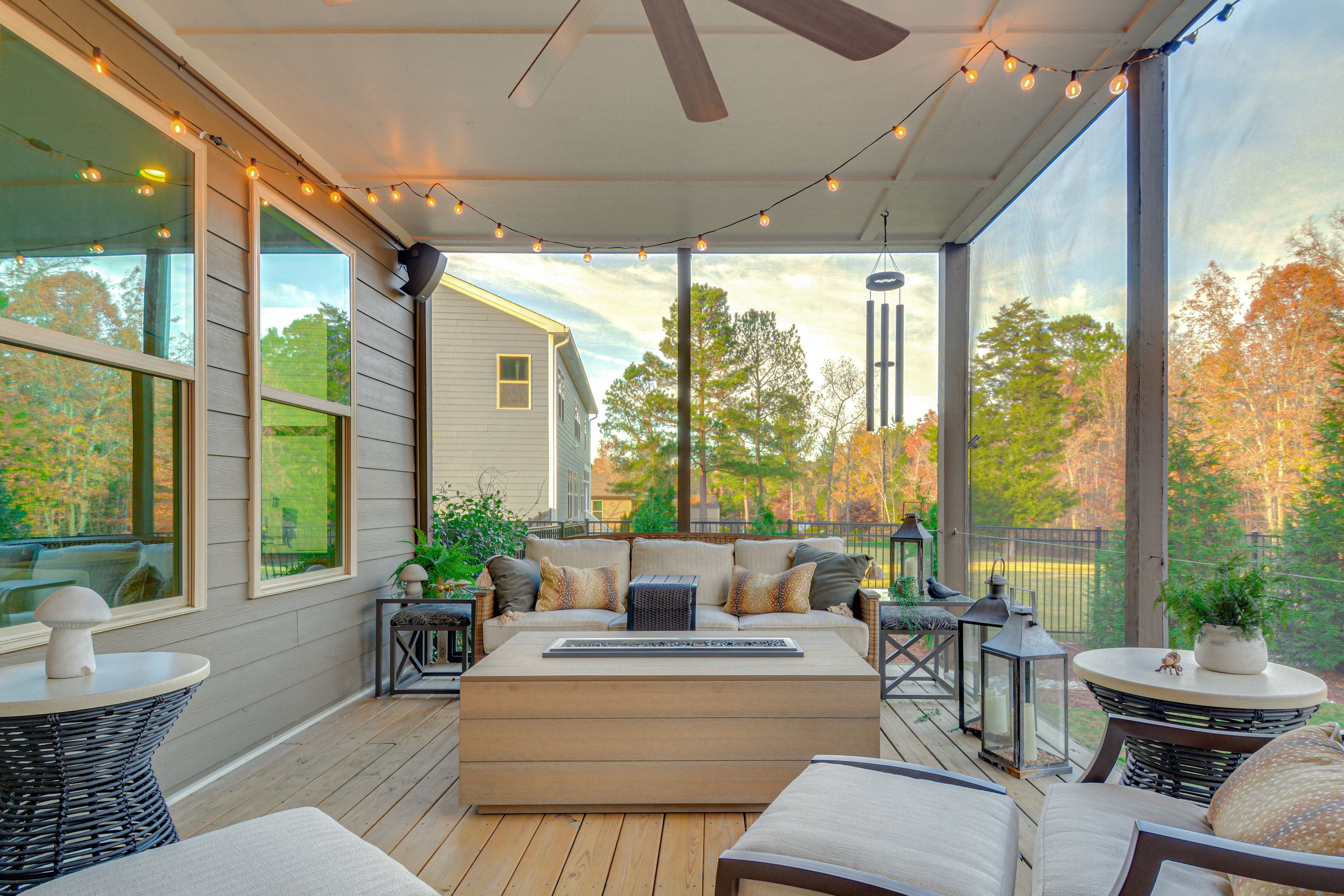 Screened Porch | Gas Fire Table | Seating