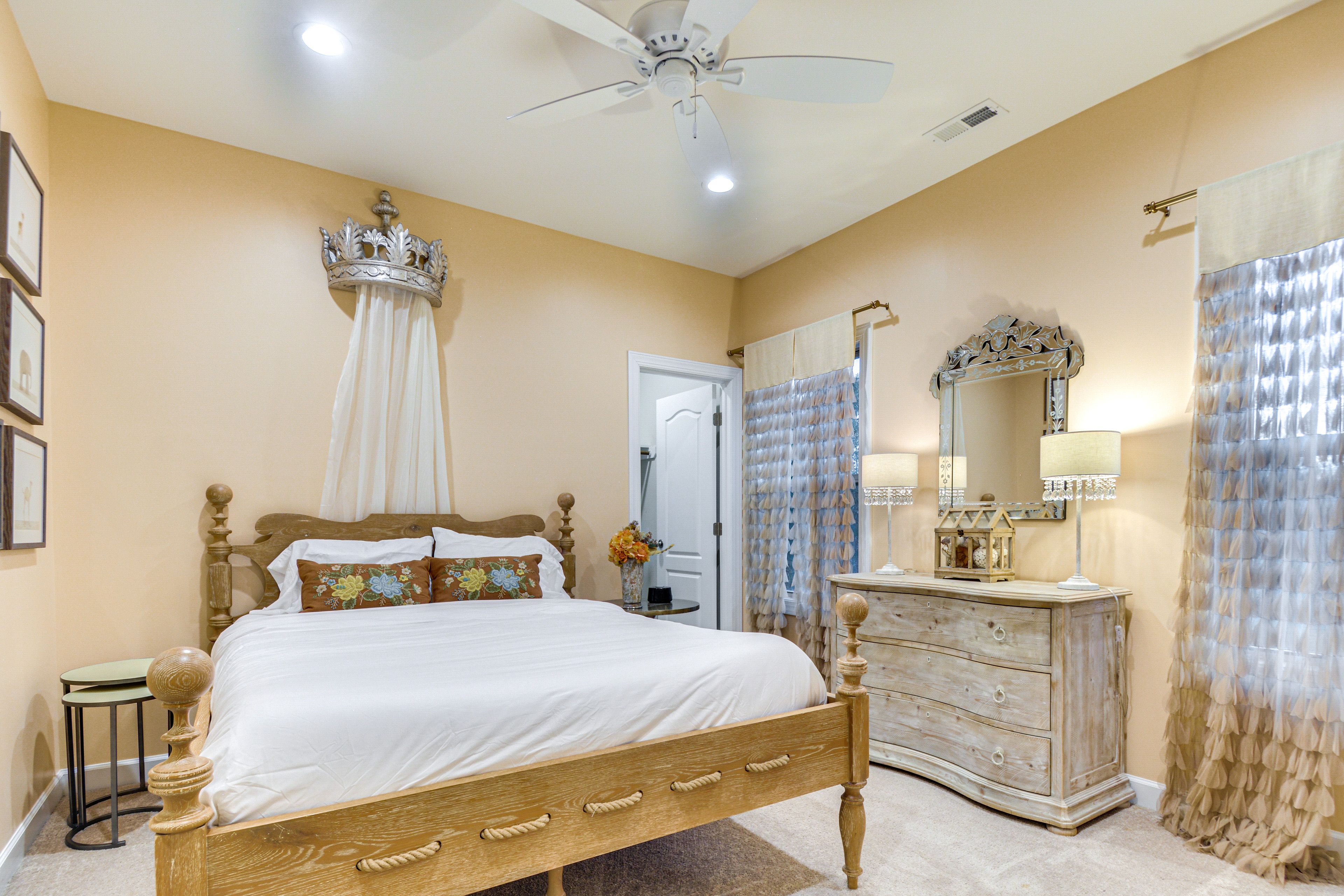 Bedroom 3 | 2nd Floor | Queen Bed