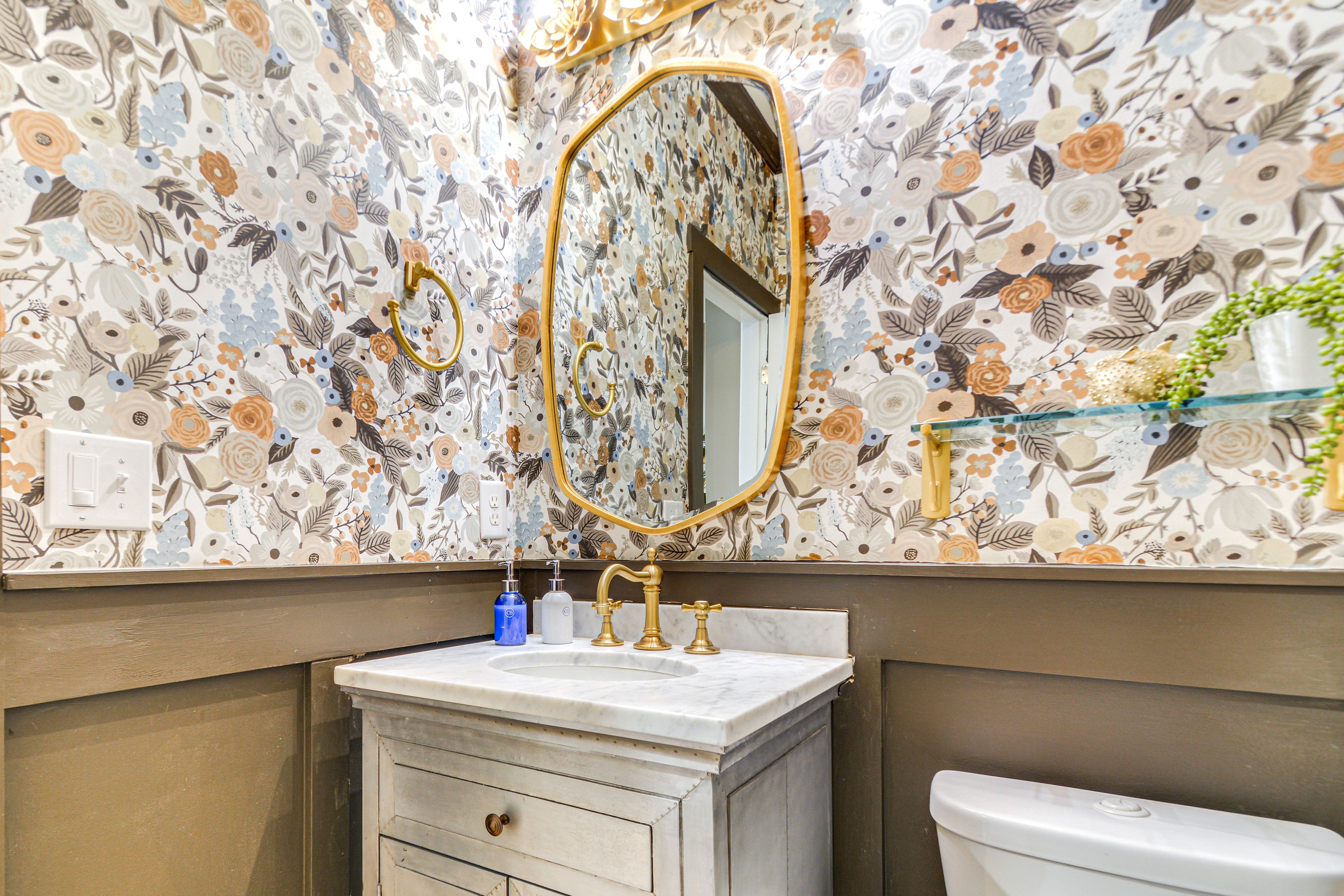 Half Bathroom | 1st Floor