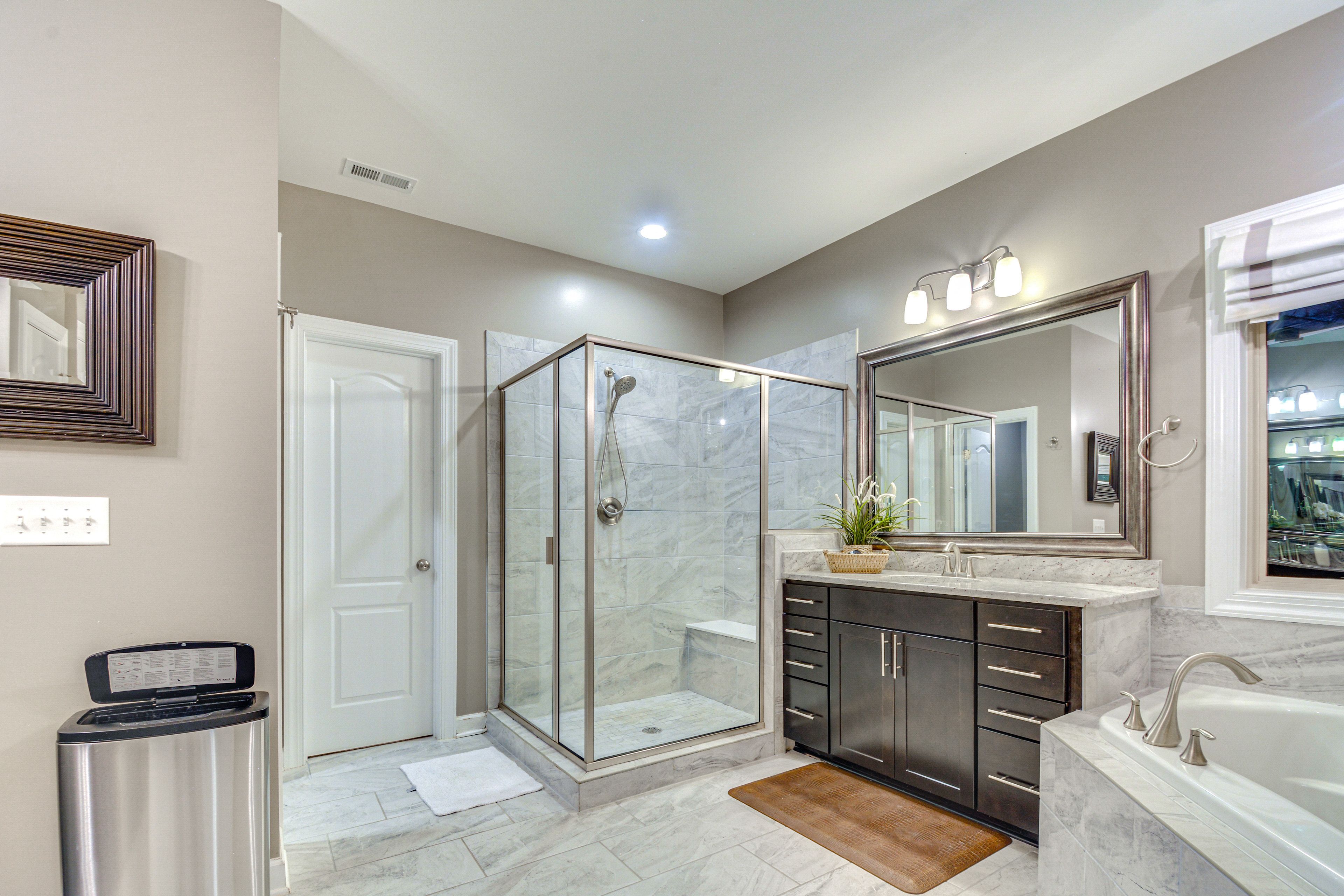 En-Suite Bathroom | 2nd Floor | Towels Provided