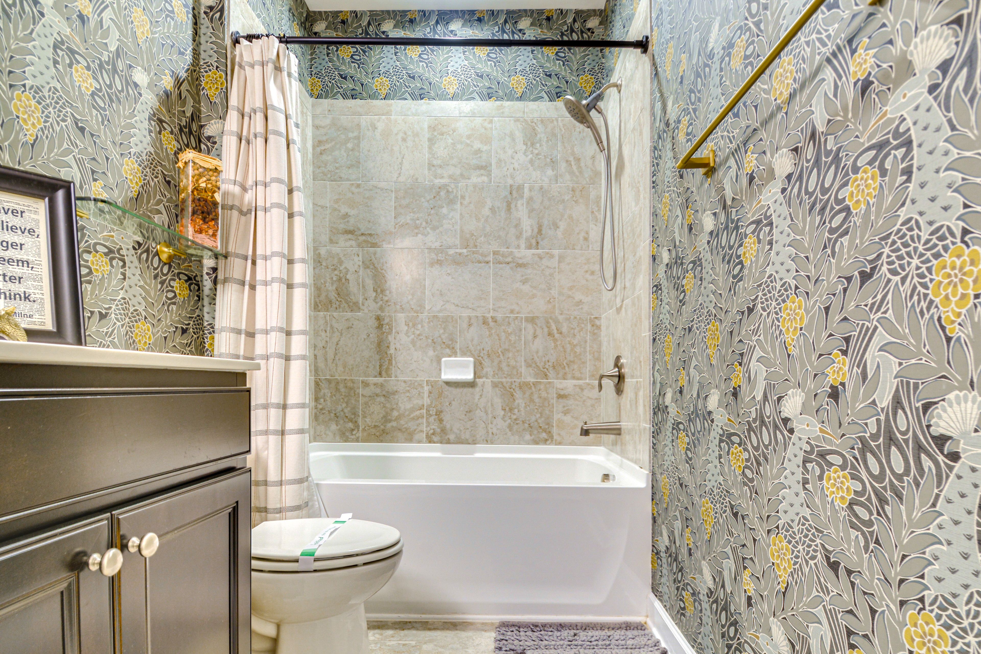 Full Bathroom | 2nd Floor