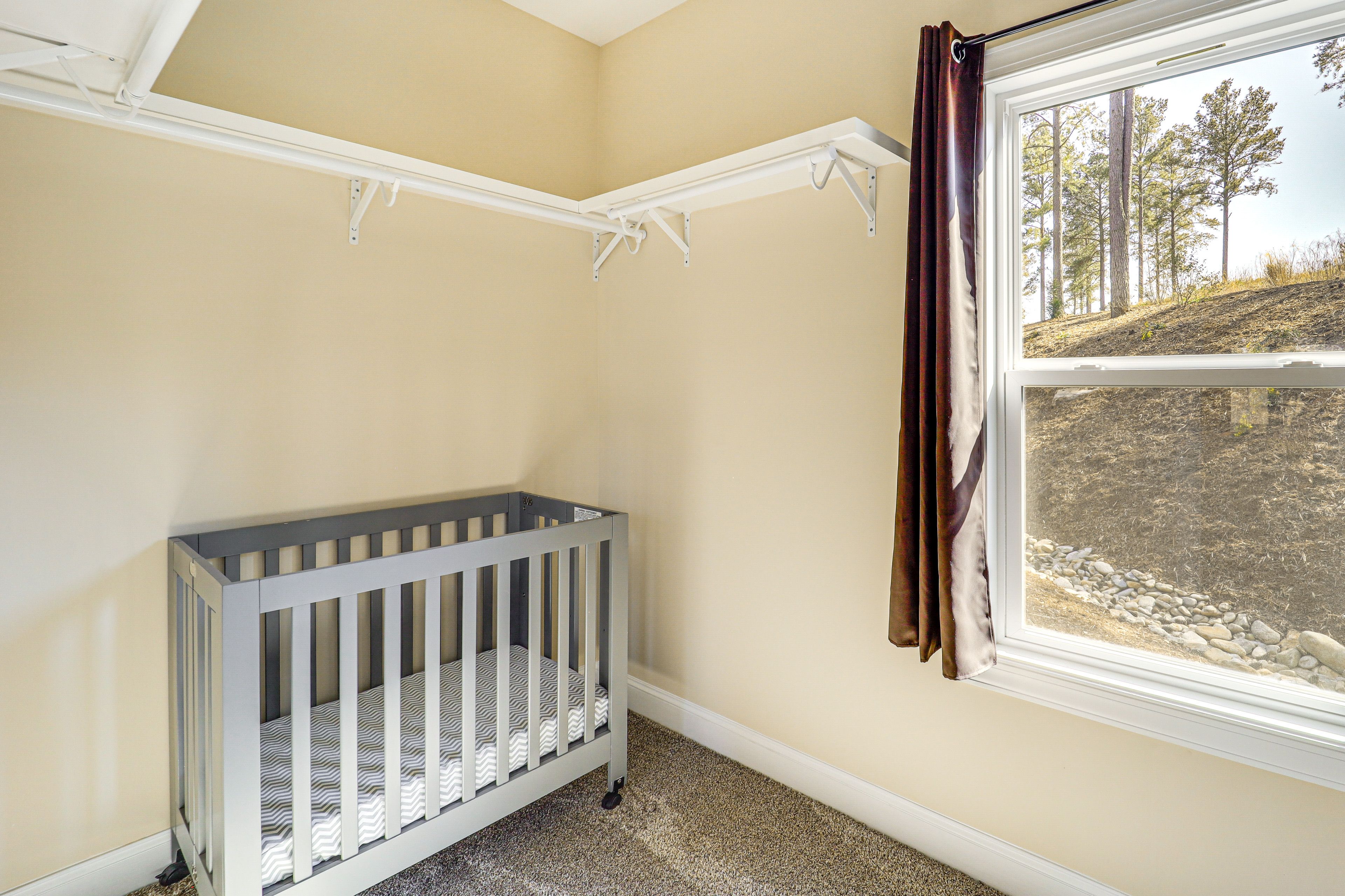 Walk-In Closet | Crib