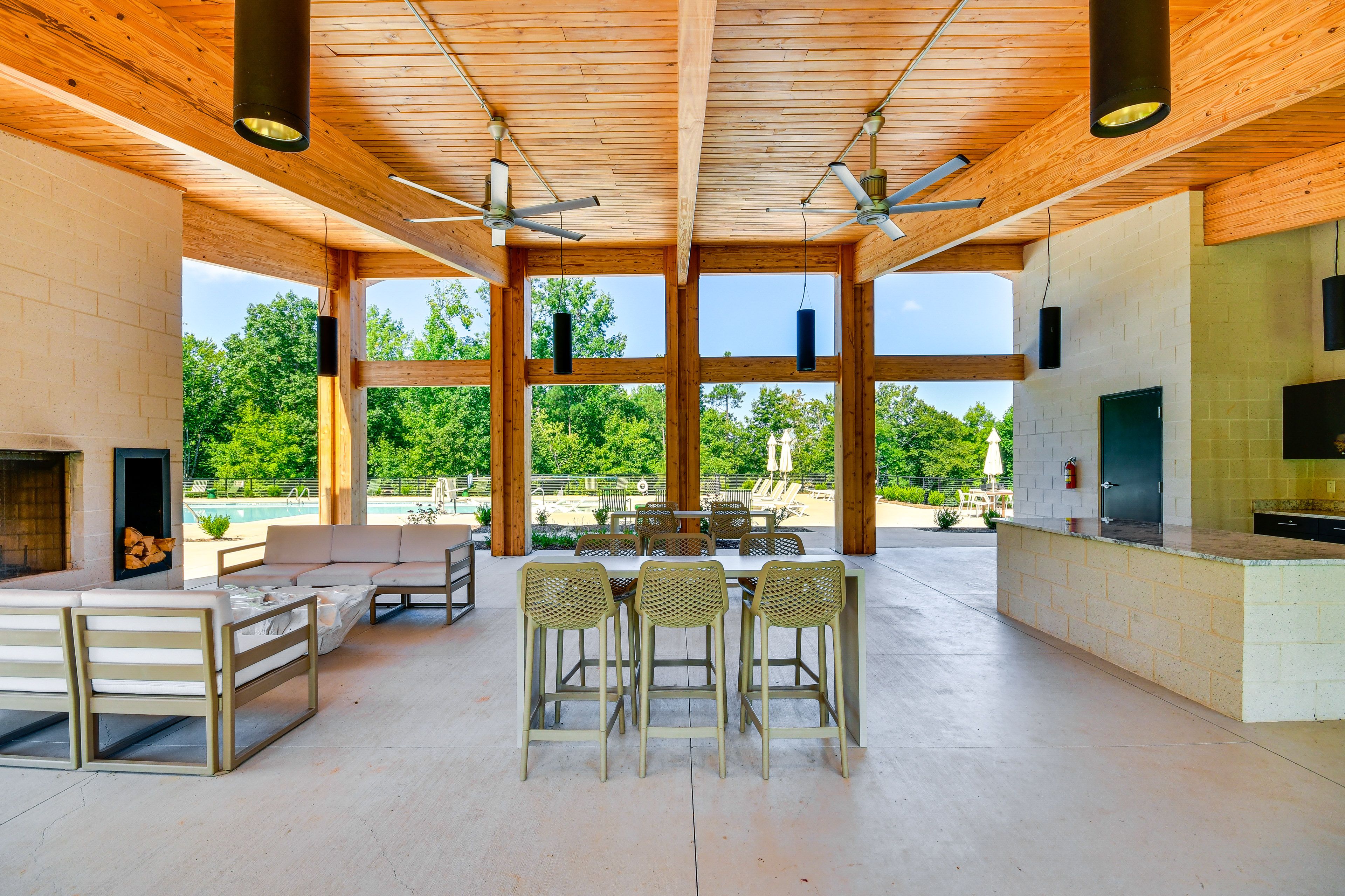 Outdoor Kitchen | Seating & Dining Areas | Full Bathrooms