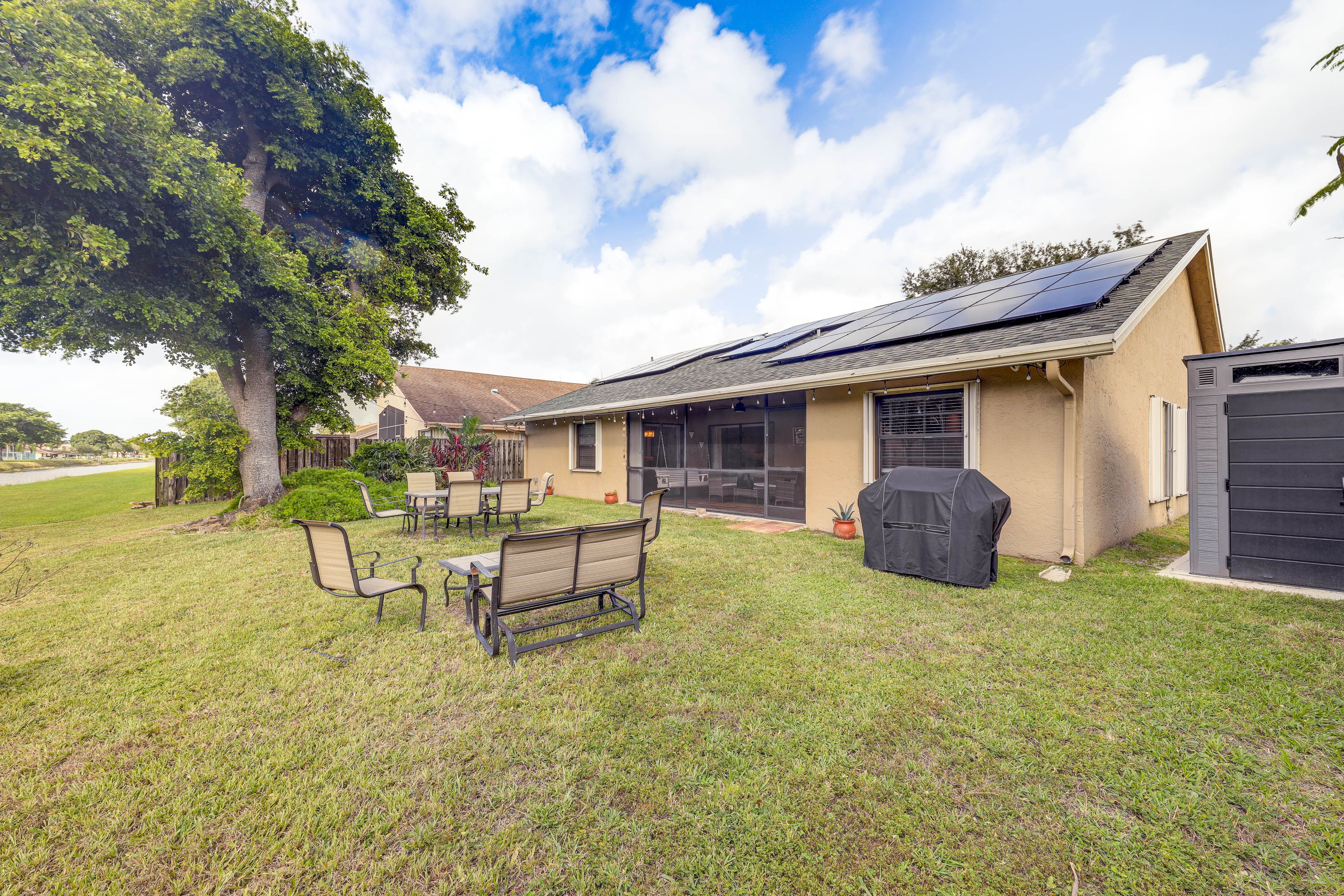 Backyard | Gas Grill | Outdoor Seating