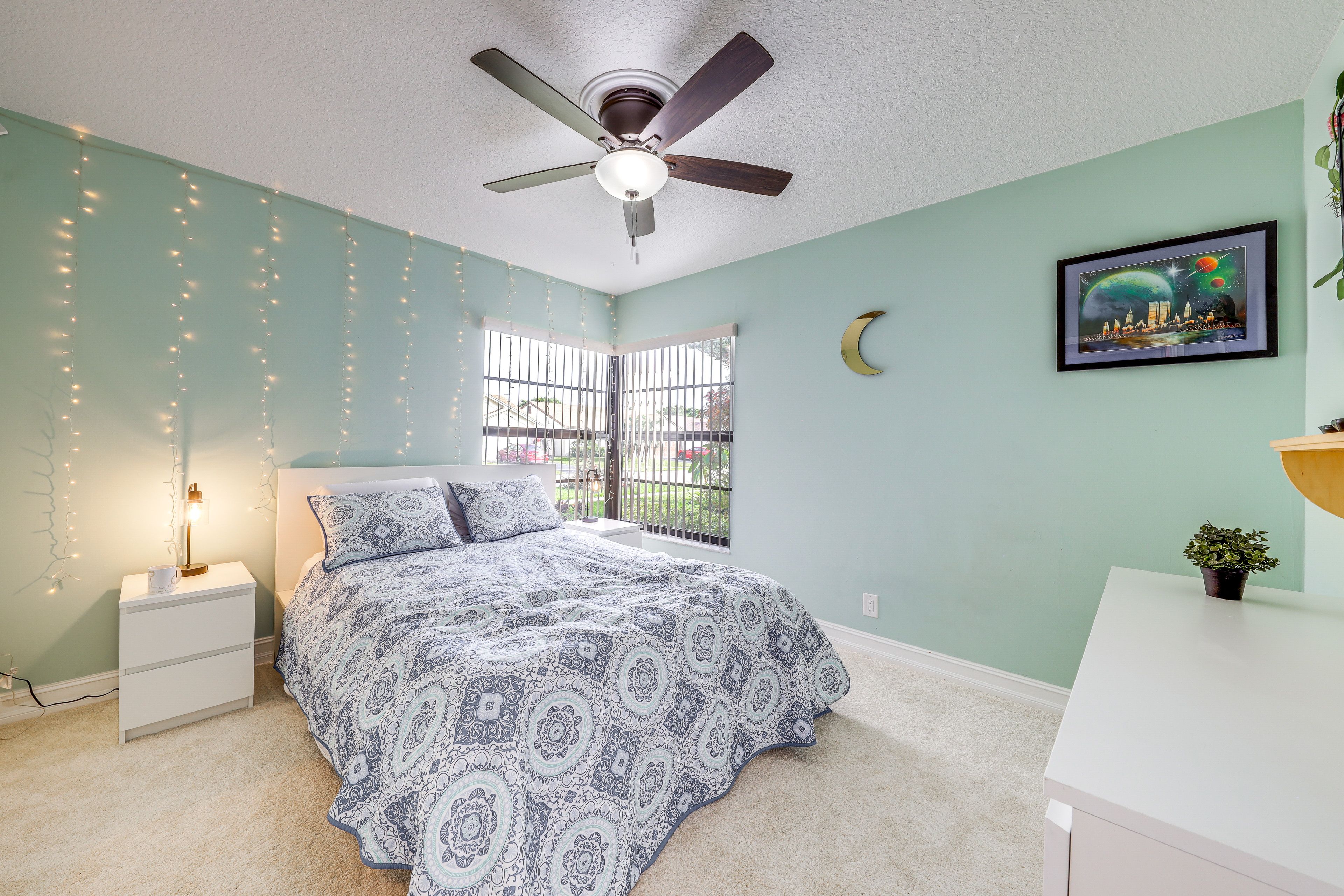 Bedroom 2 | Queen Bed | Smart TV