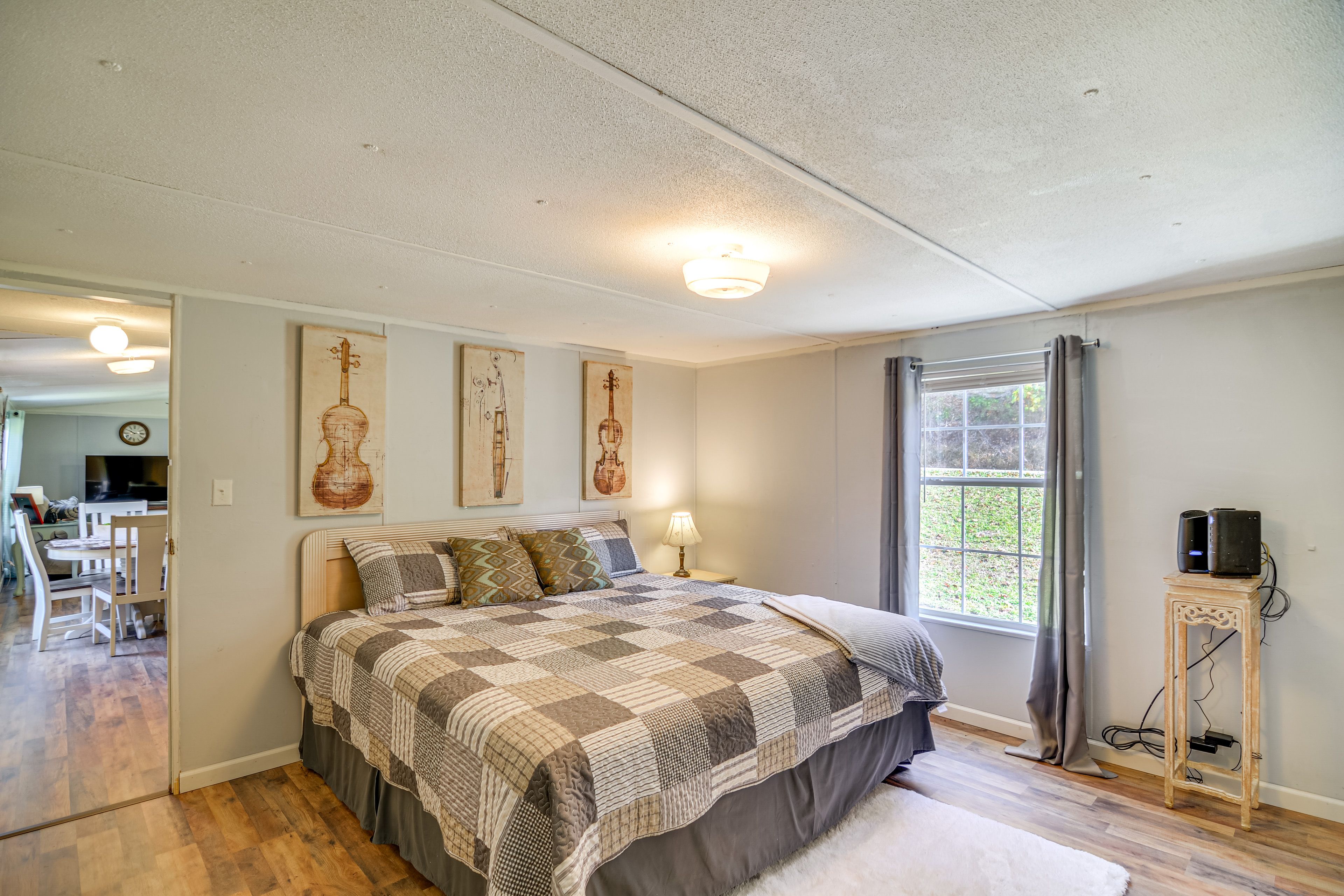 Bedroom 1 | King Bed
