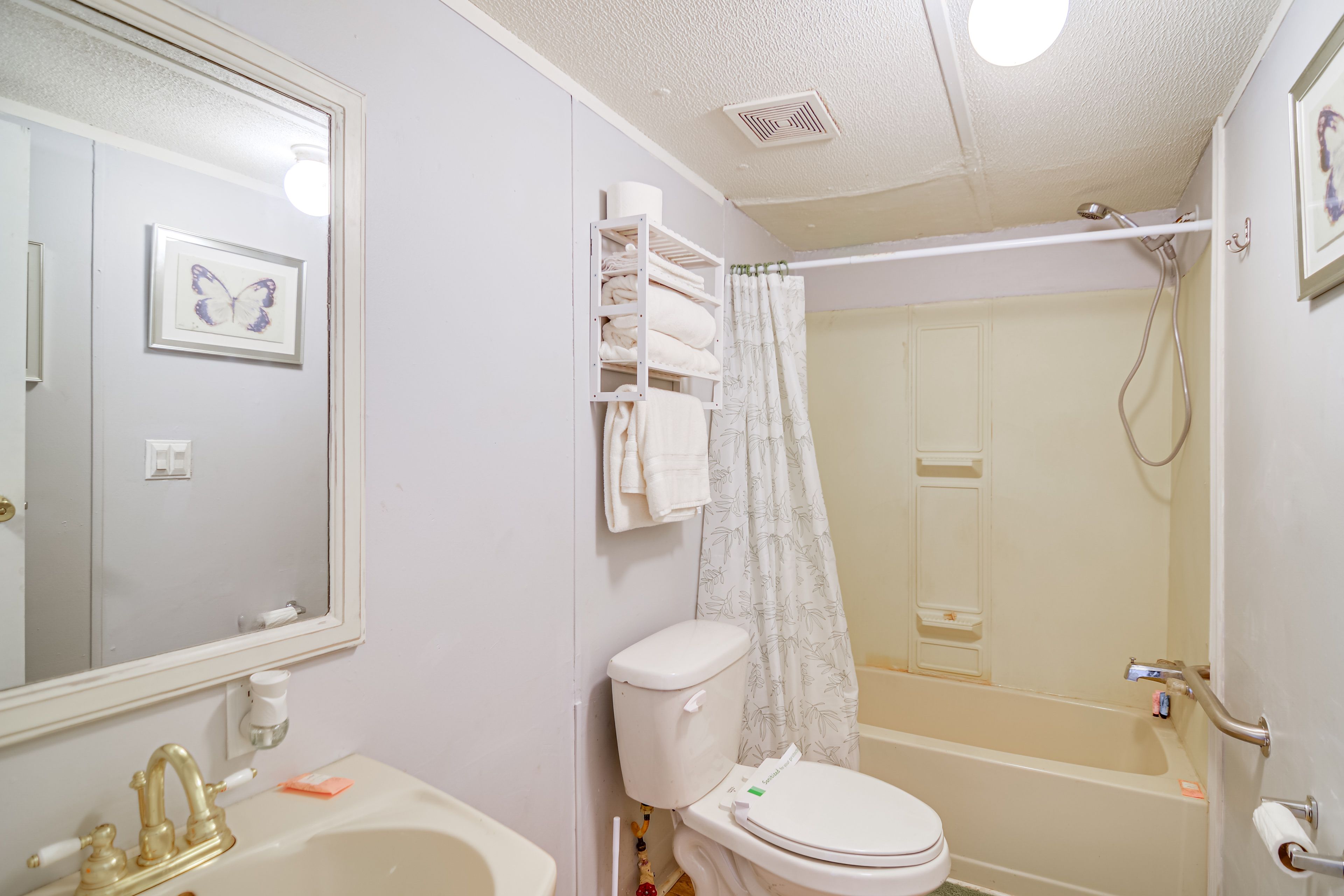 Full Bathroom