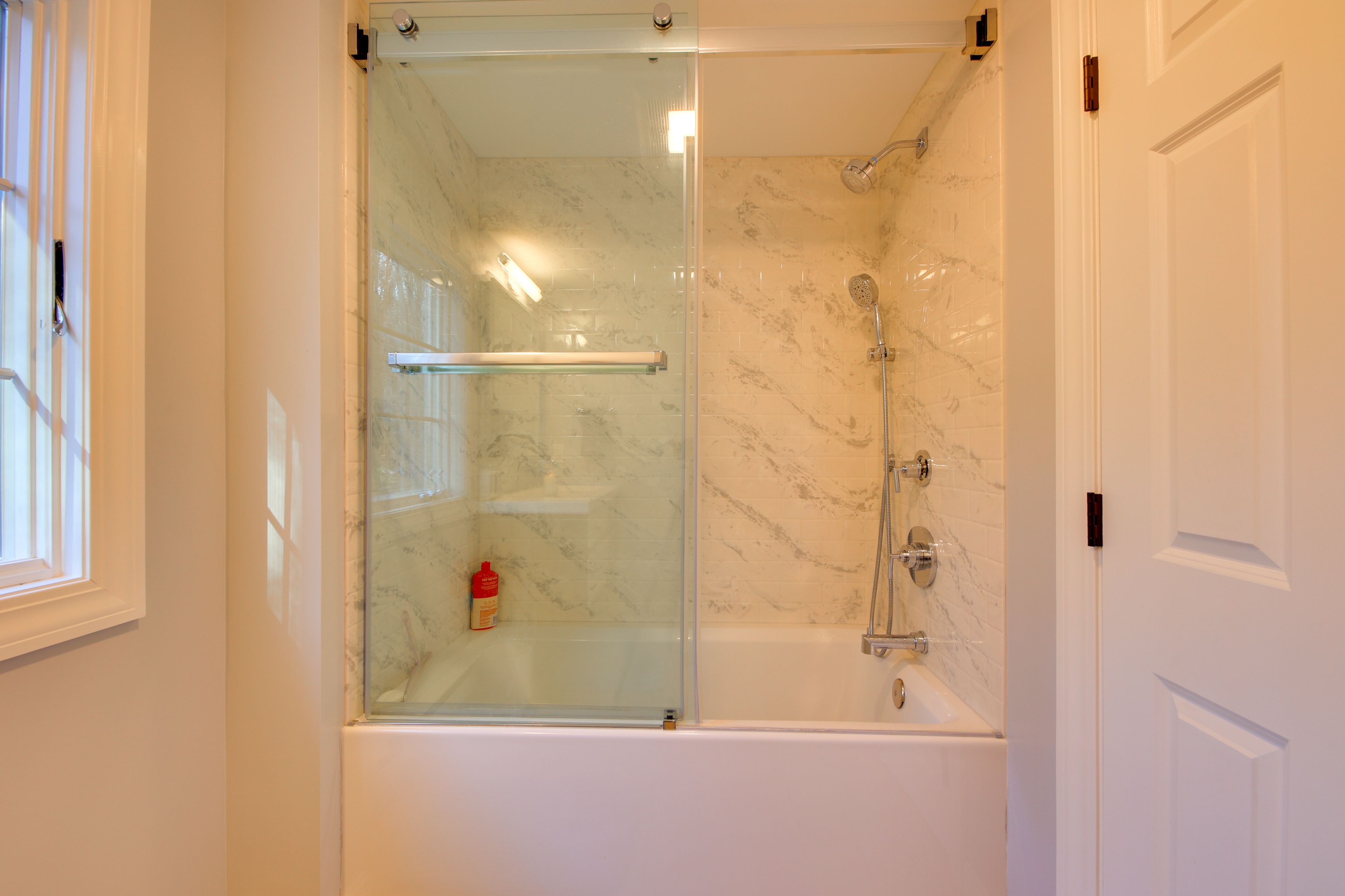 Full Bathroom | 2nd Floor
