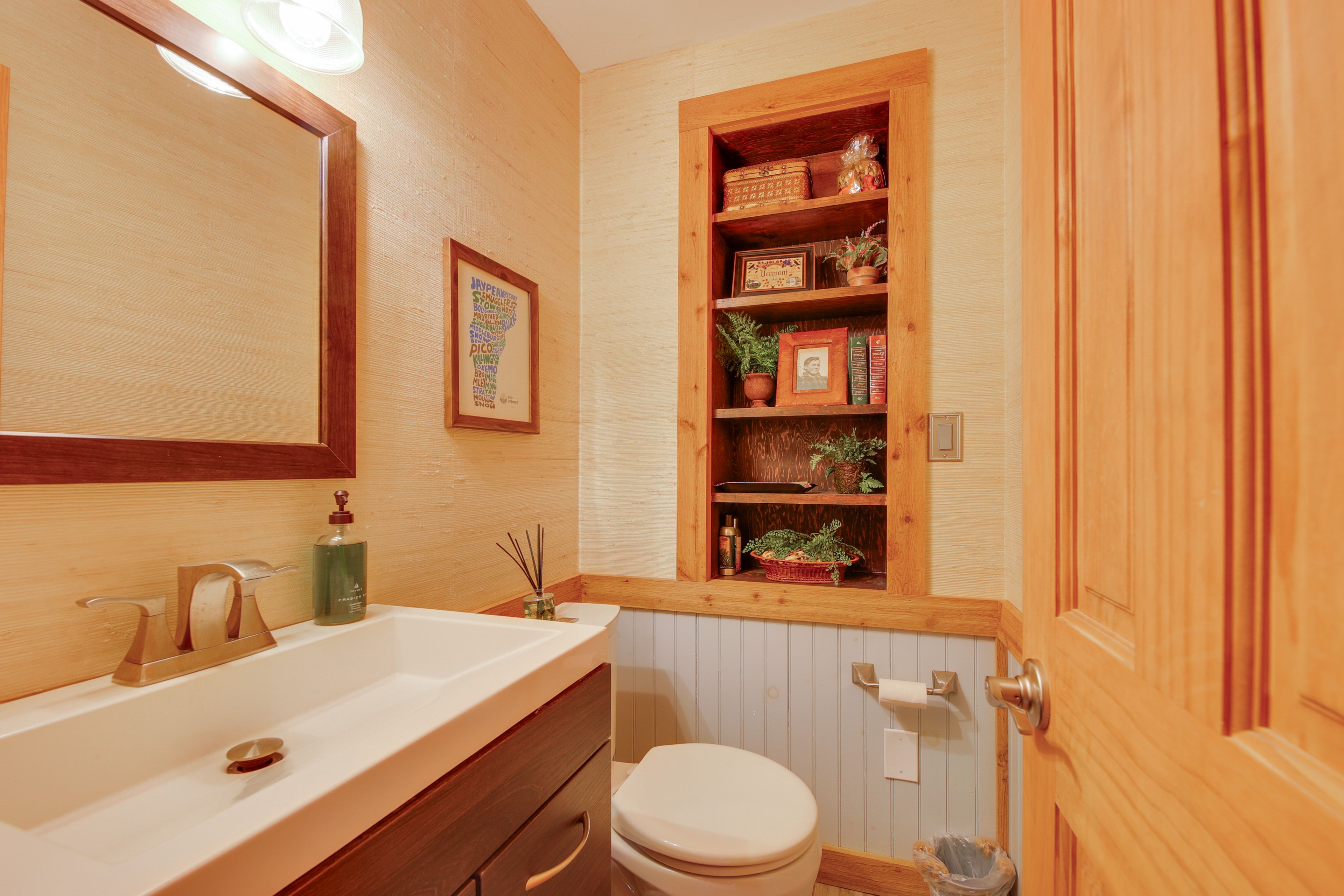 Half Bathroom | 1st Floor