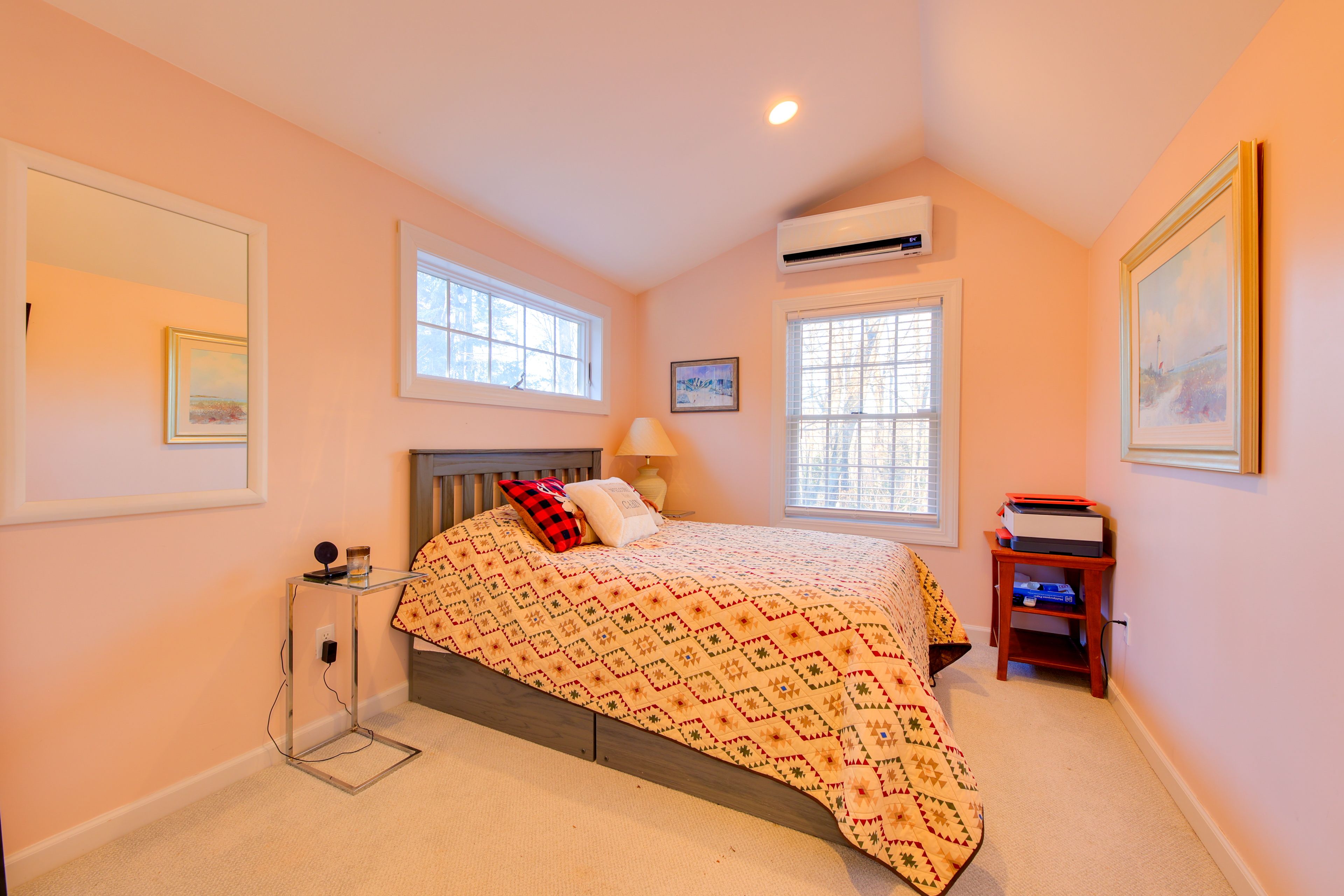 Bedroom 1 | Full Bed | 1st Floor