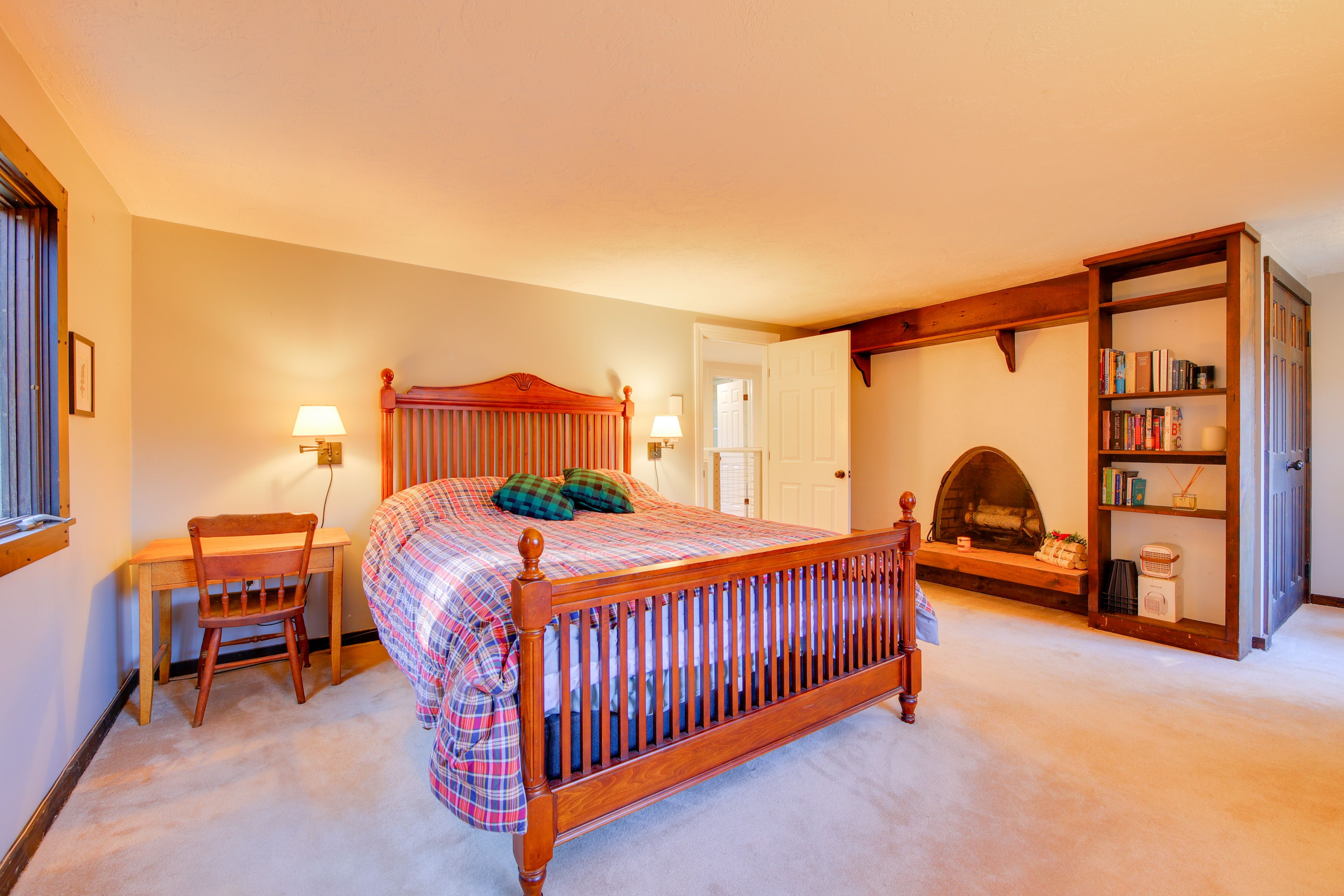Bedroom 3 | Queen Bed | Fireplace (Decorative Only) | 2nd Floor