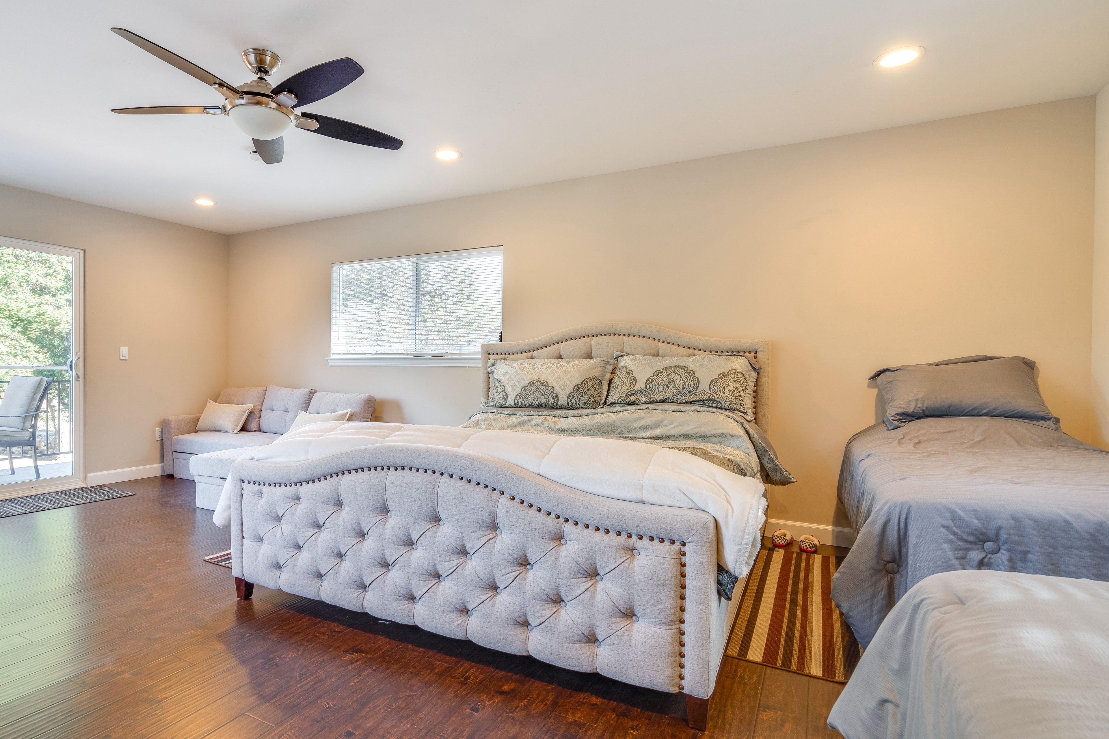 Bedroom | King Bed | 2 Twin Beds | Smart TV w/ Cable | 2nd Floor