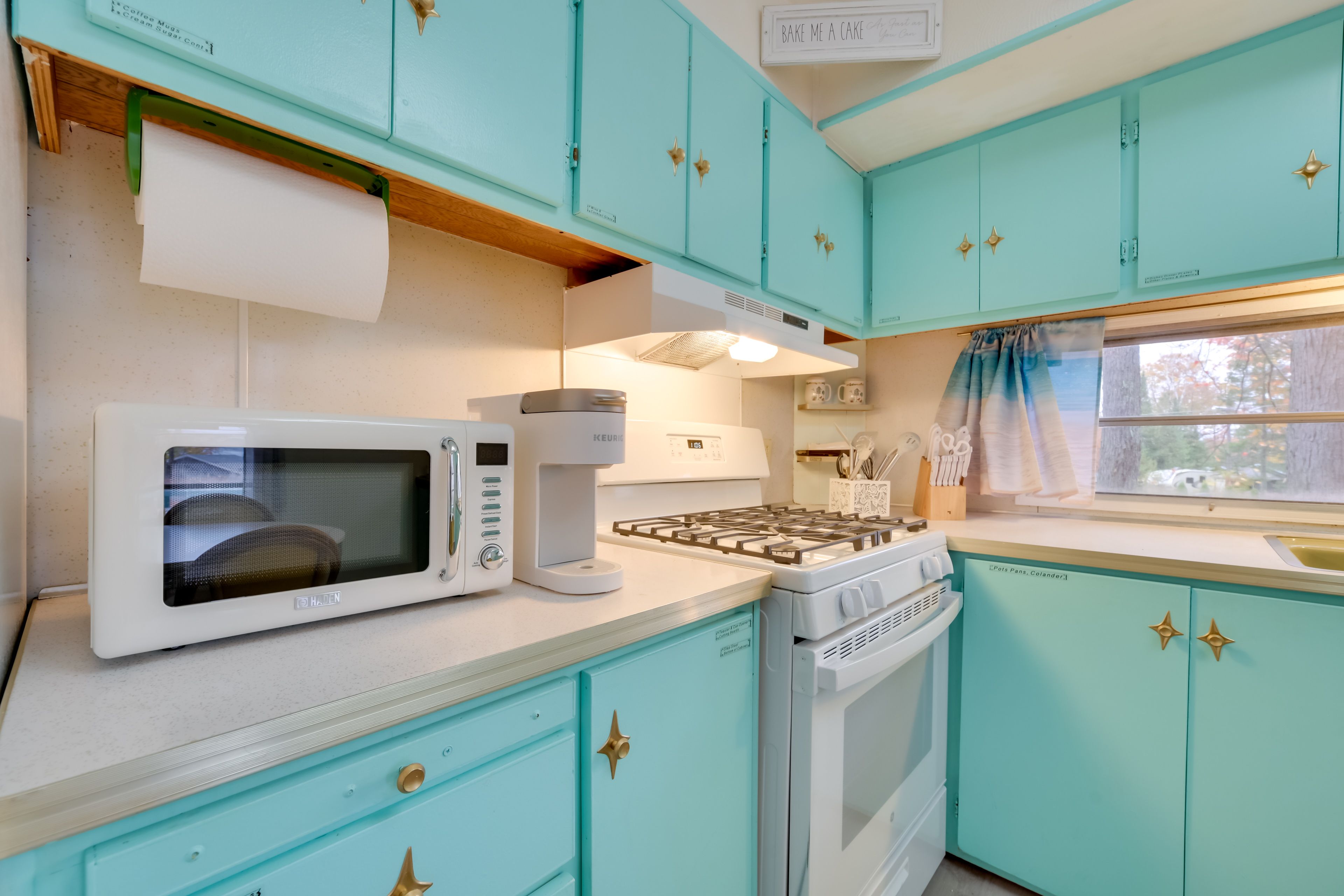 Kitchen | Keurig Coffee Maker | Toaster | Blender | Cooking Basics | Spices