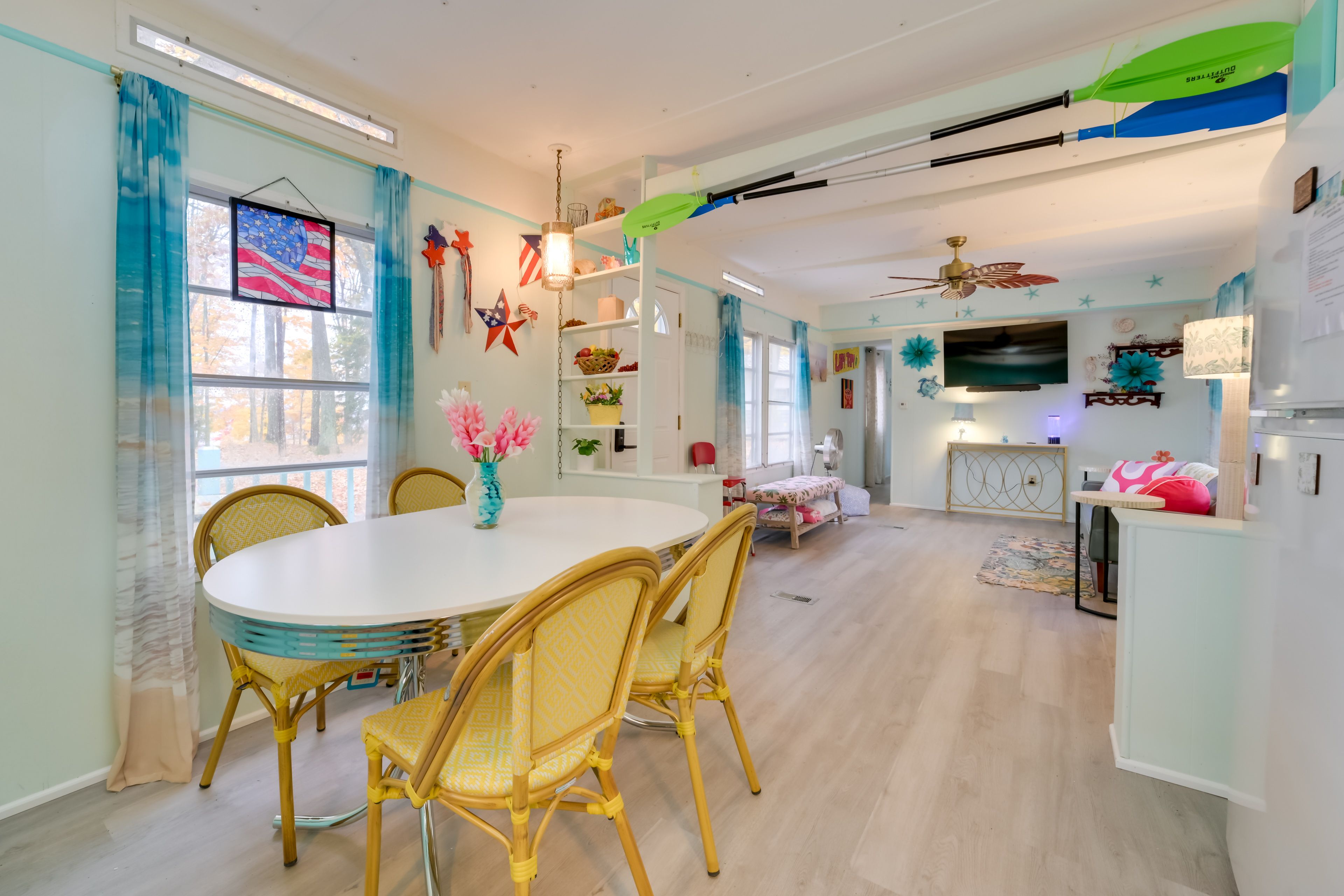 Dining Area | Dishware & Flatware Provided