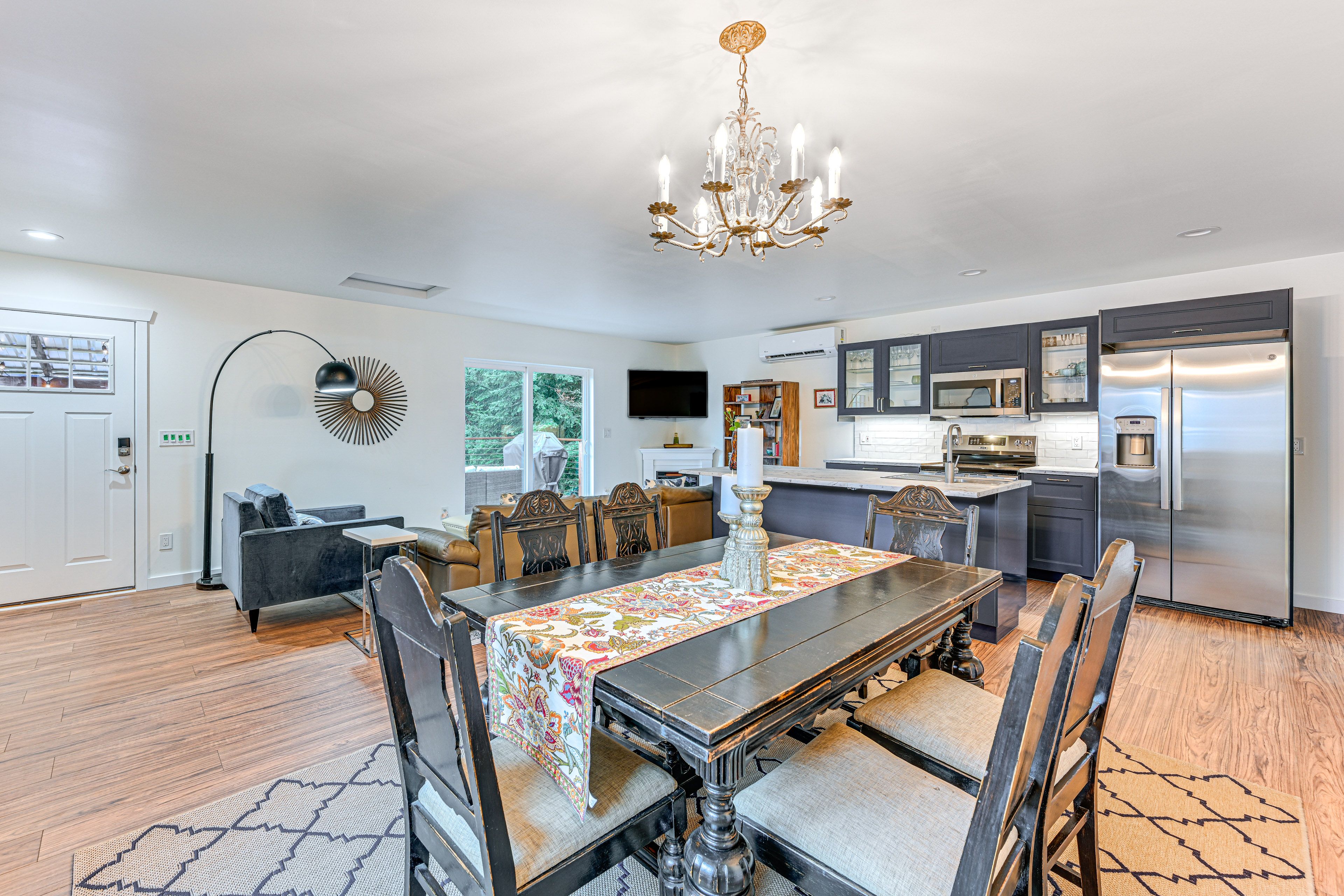Dining Area | Open Floor Plan