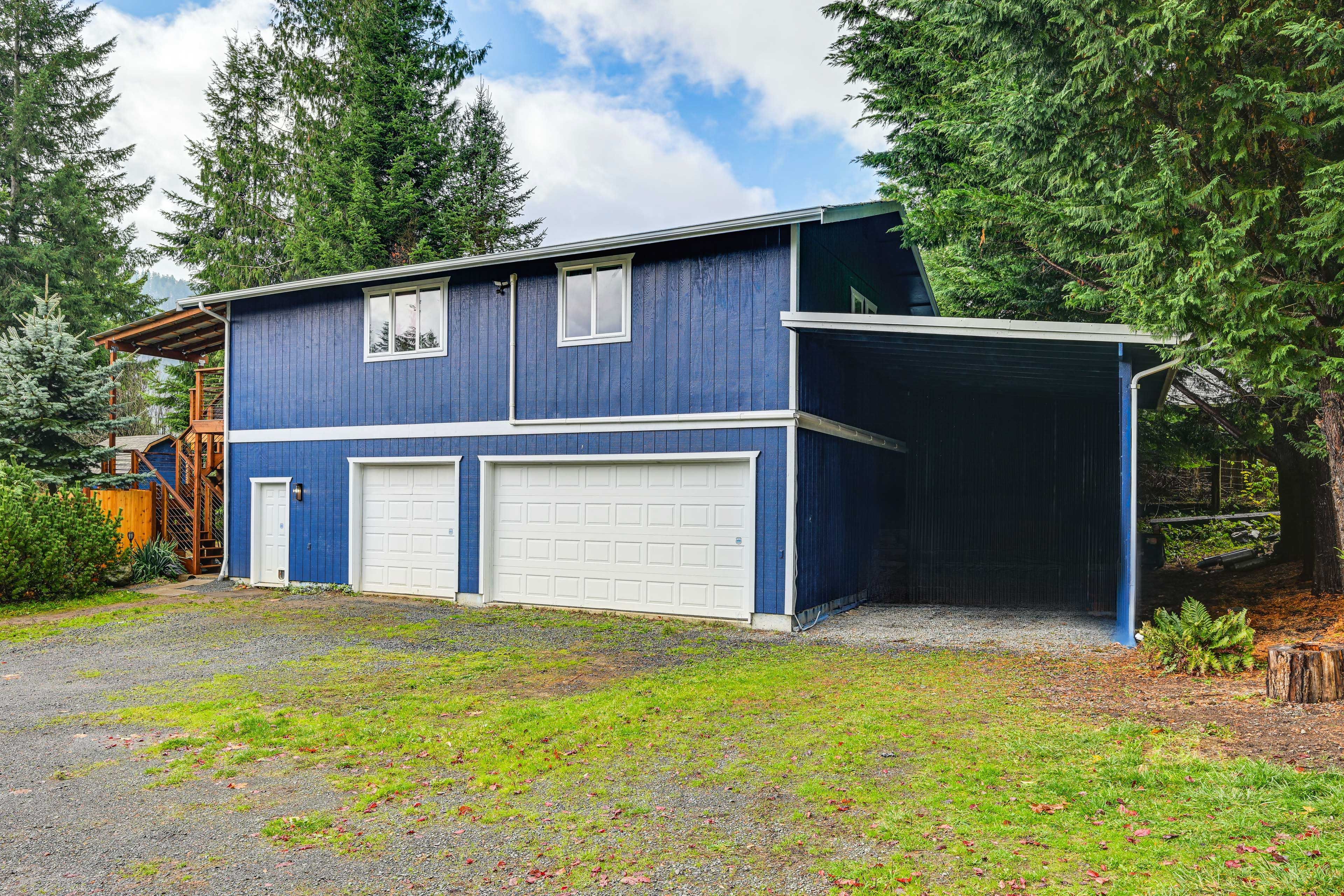 Parking | Shared Driveway (3 Vehicles) | RV/Trailer Parking