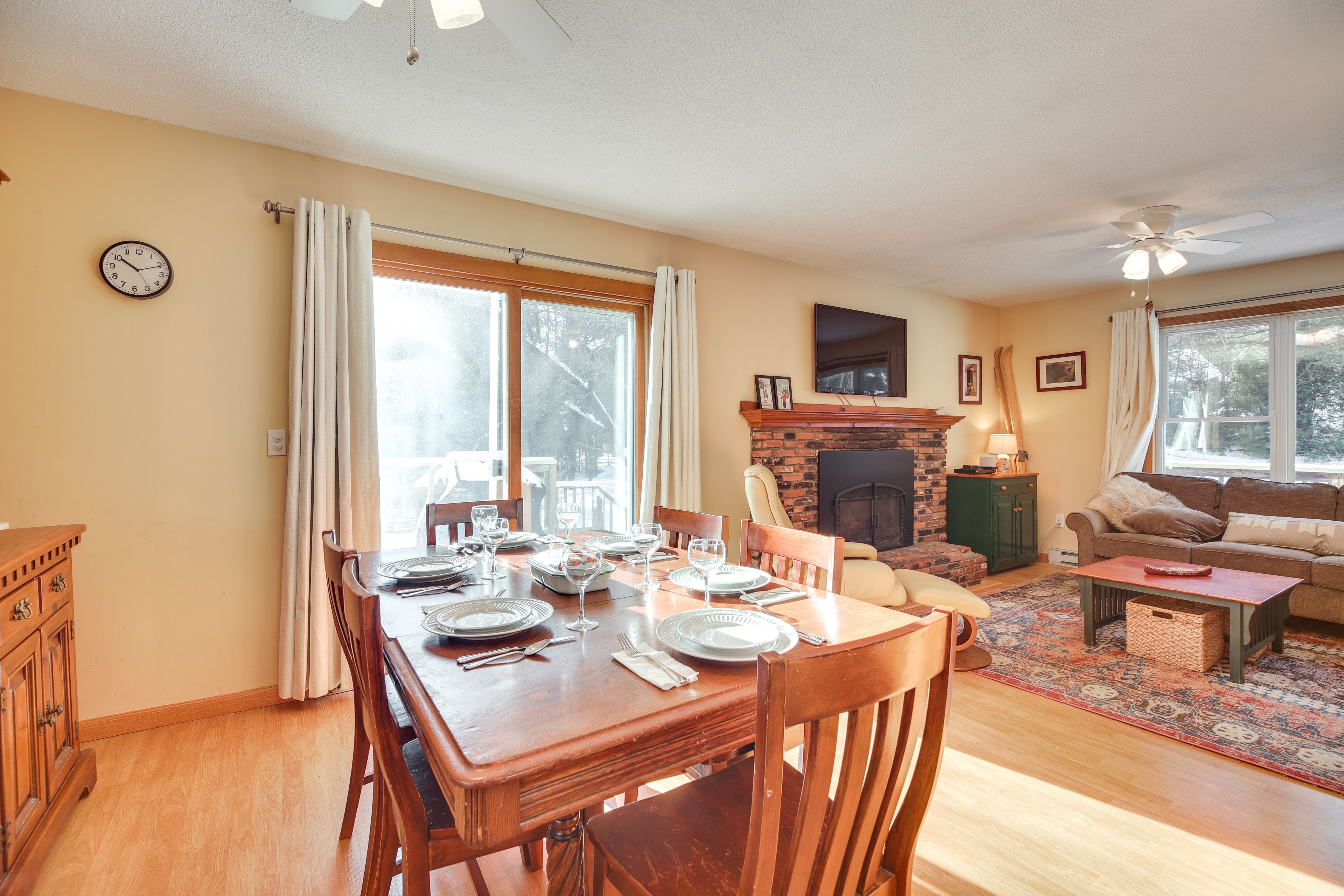 Dining Area | Main Level | Dishware & Flatware | Free WiFi