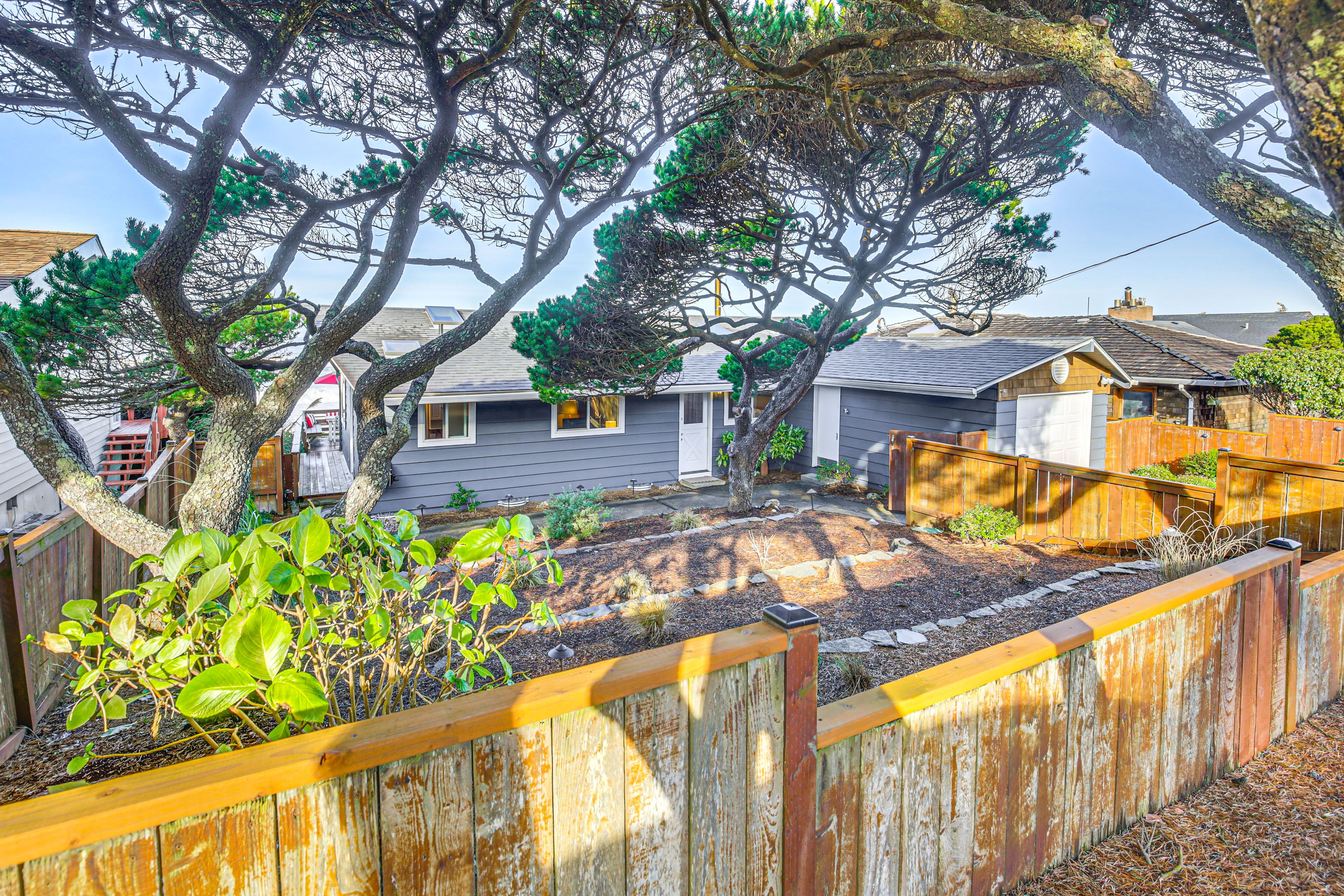 Fenced-In Yard | Self Check-In | 18 Mi to Downtown Newport