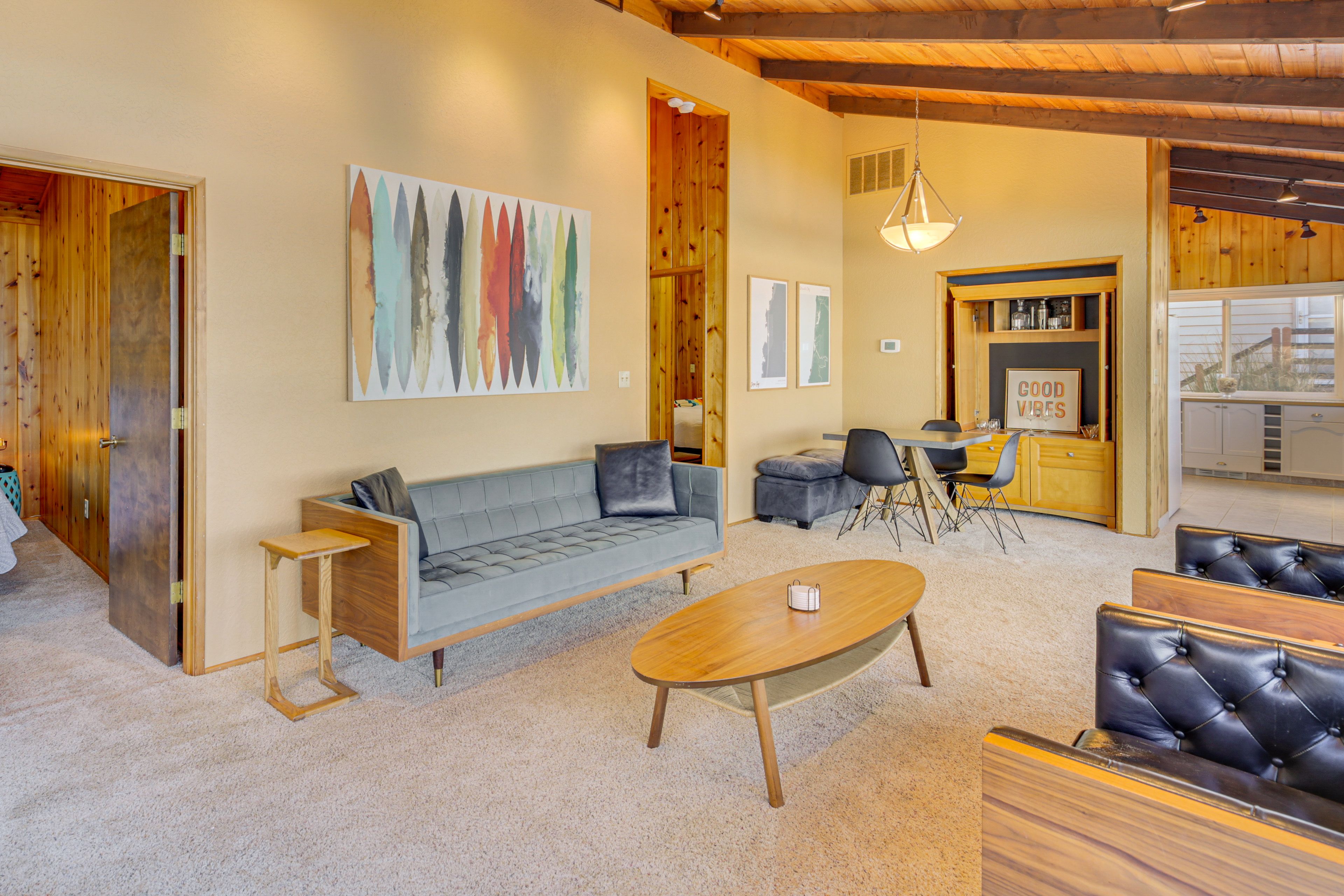 Living Room | Smart TV | Free WiFi | Wood-Burning Stove | Central Heating & A/C