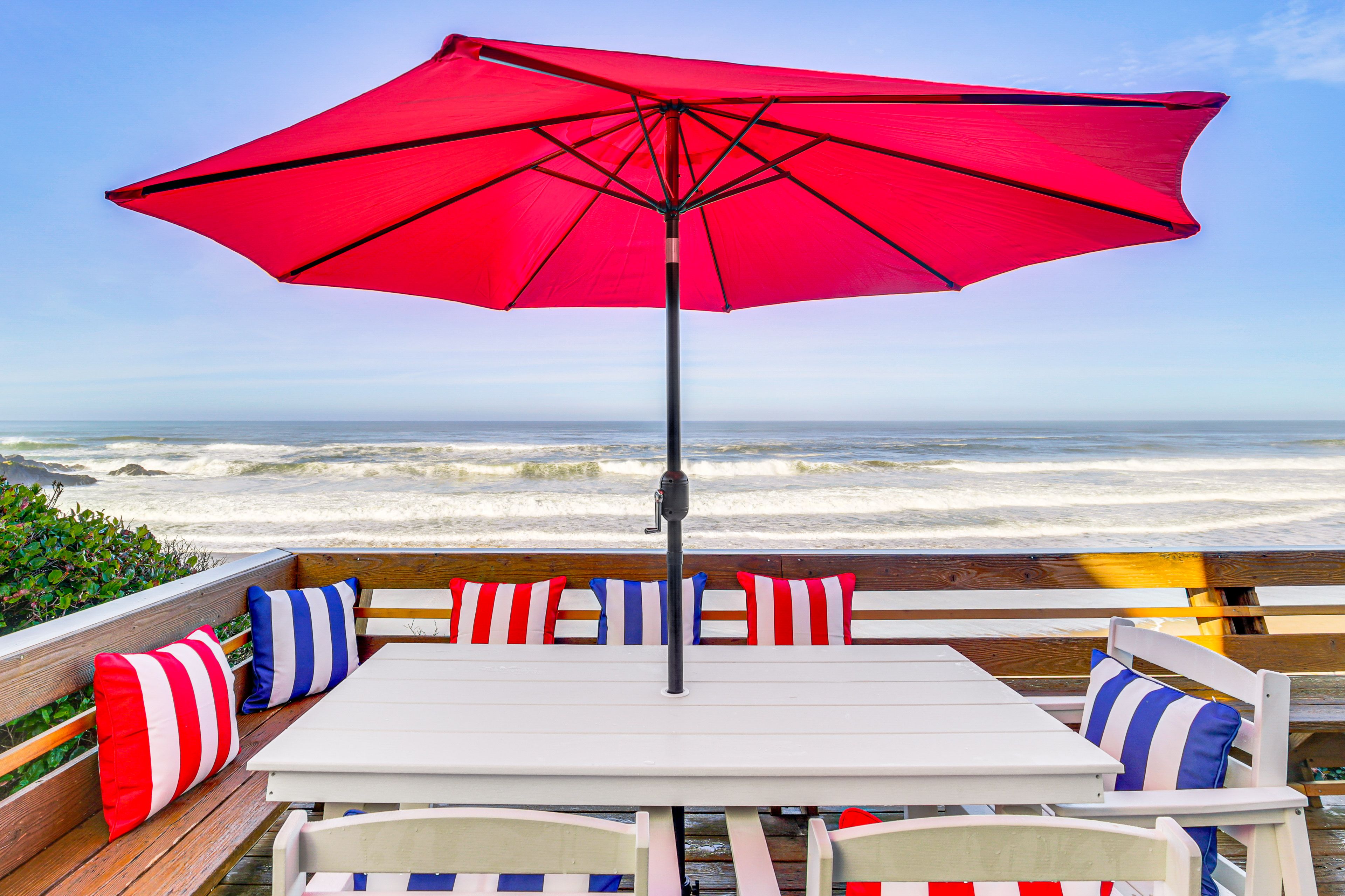 Outdoor Dining Set | Gas Grill