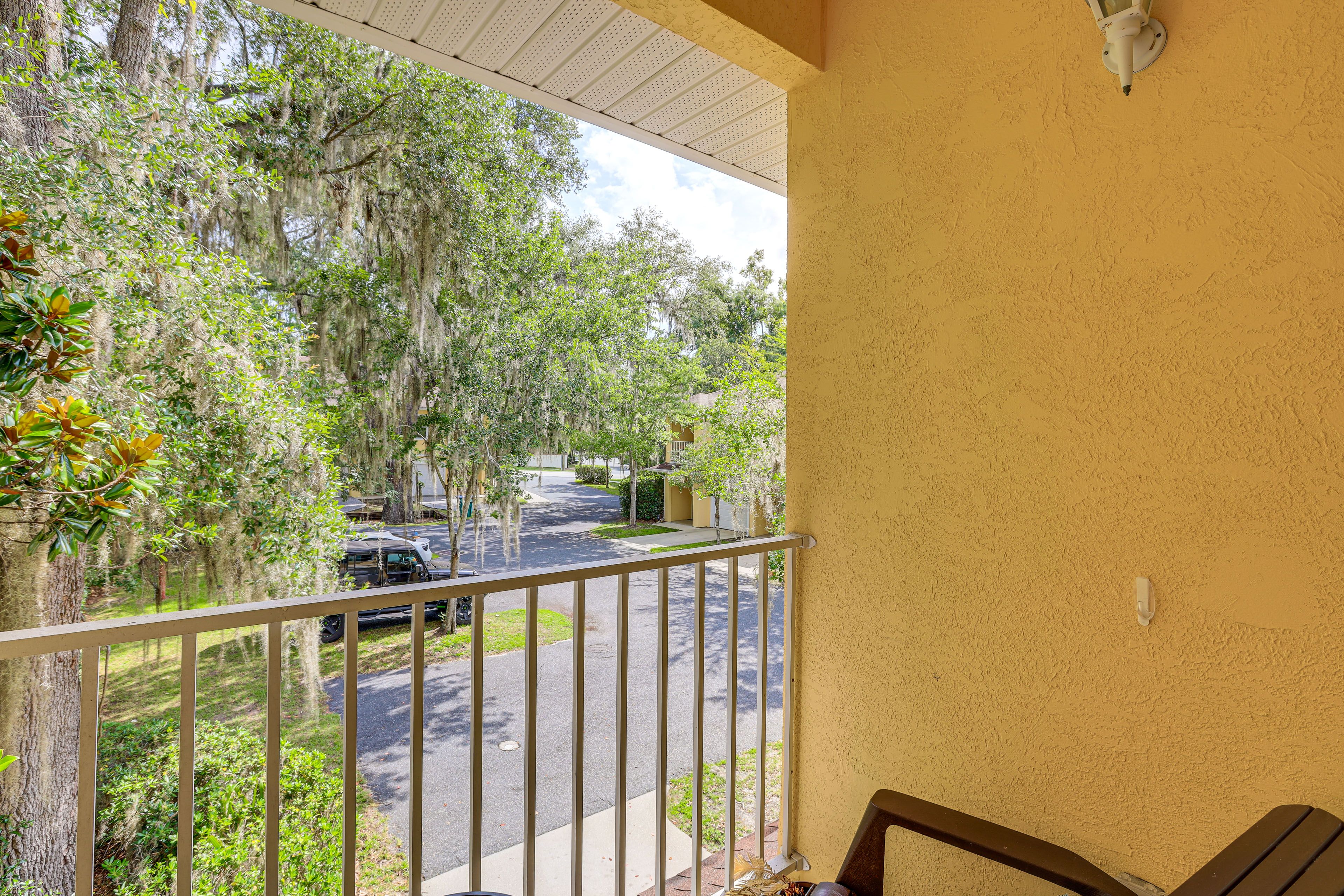 Balcony | Outdoor Seating
