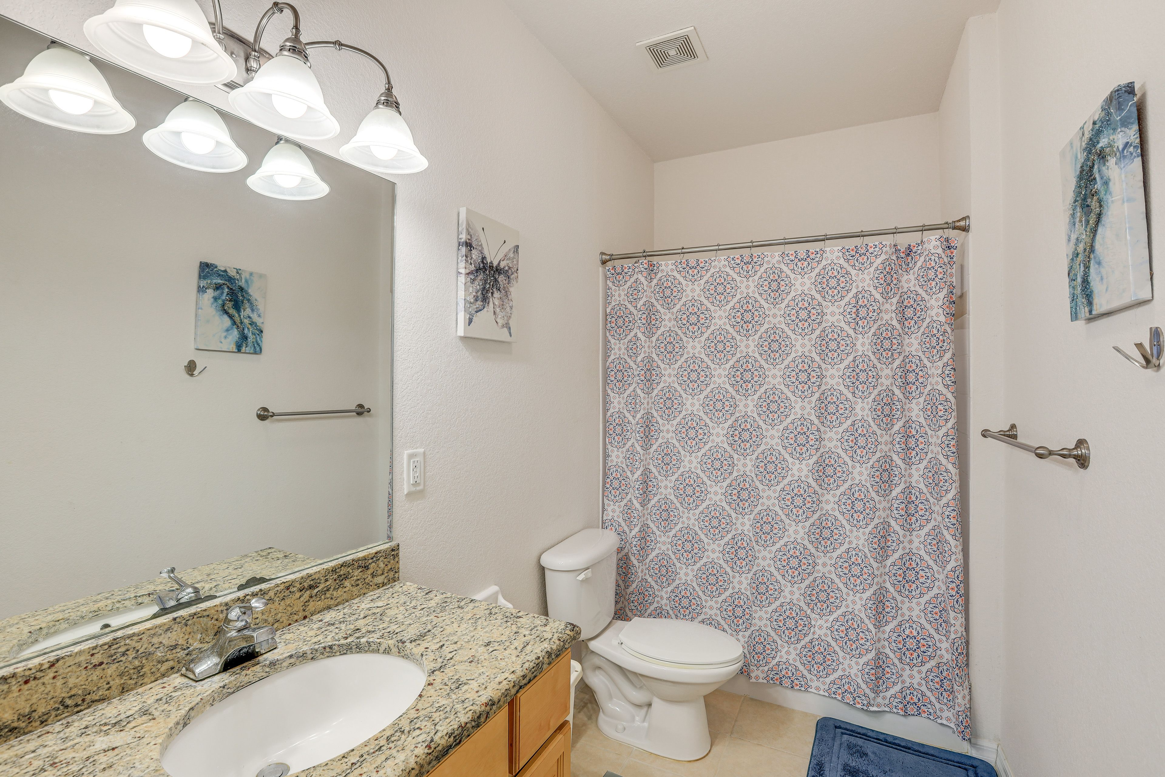 Full Bathroom | 2nd Floor