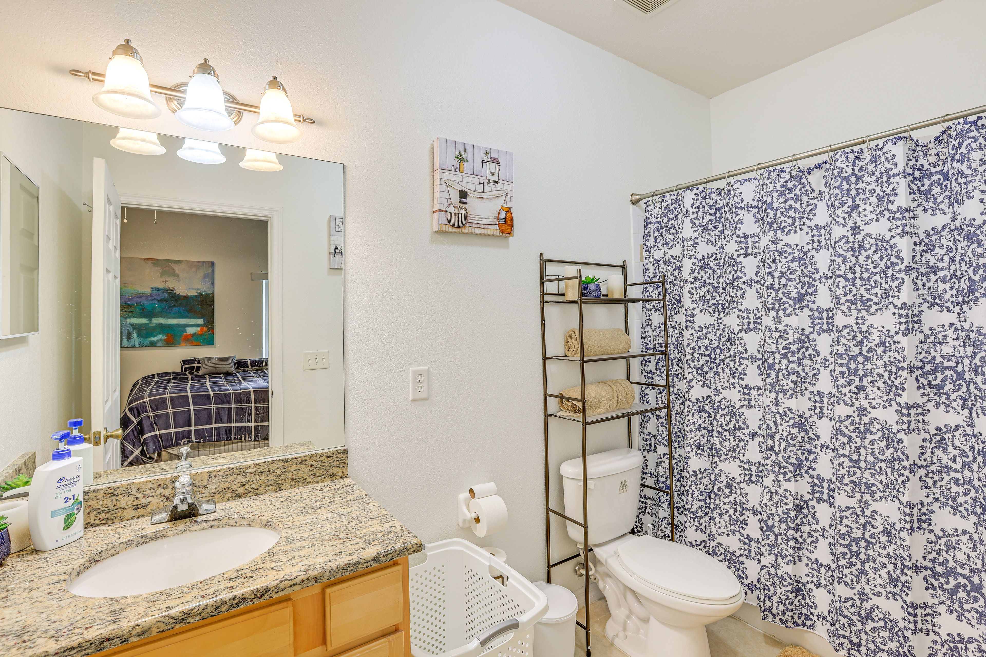 Full Bathroom | 2nd Floor