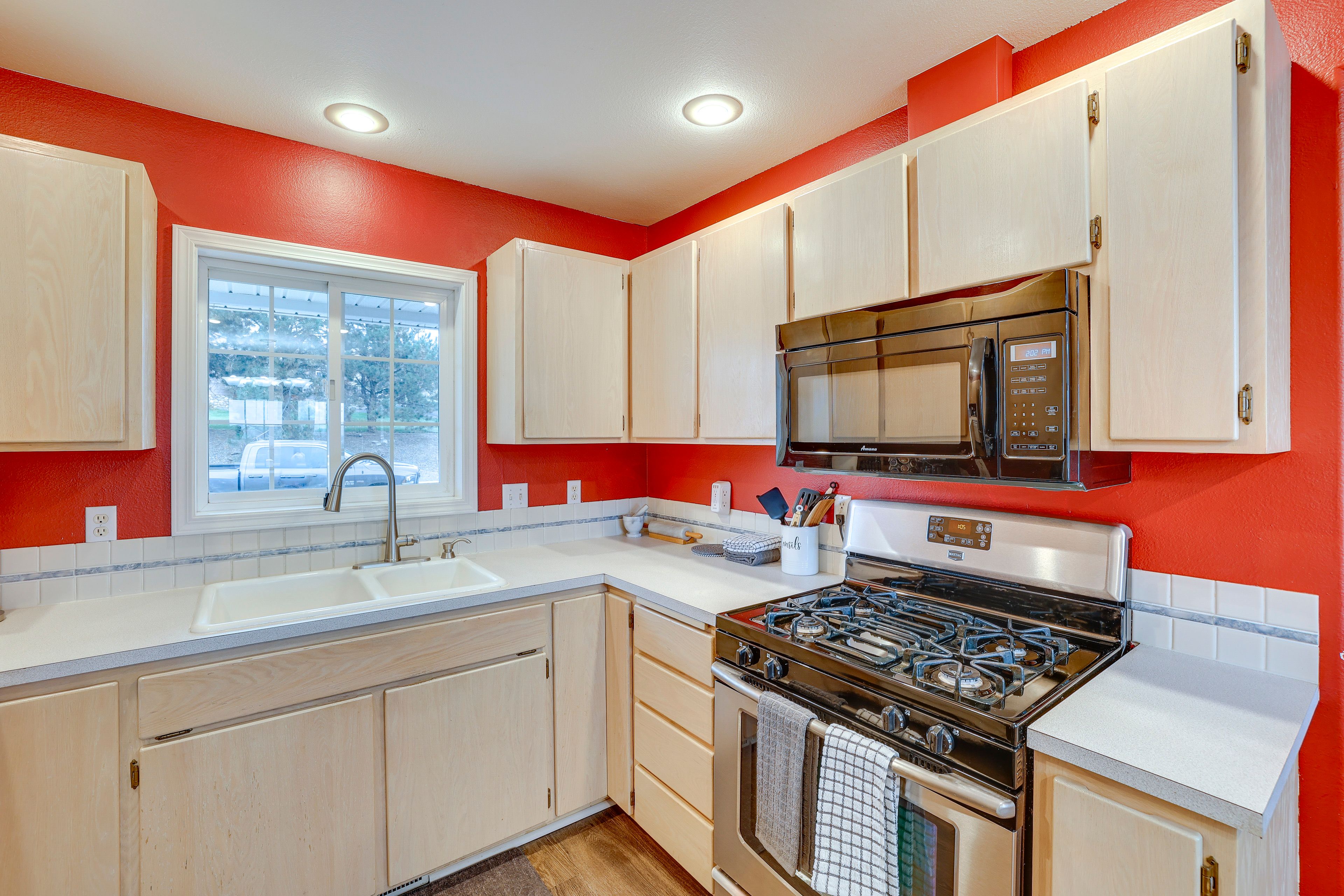 Kitchen | Main Level | Keurig & Drip Coffee Makers | Cooking Basics